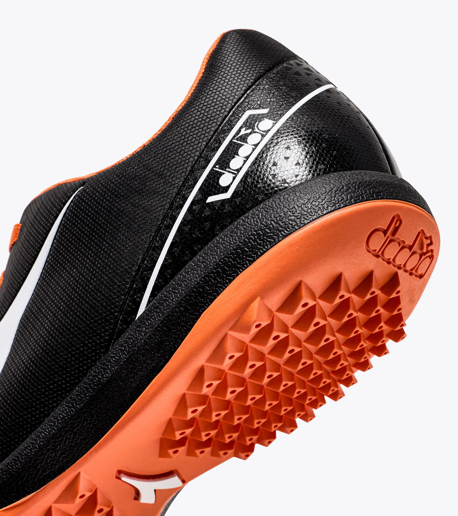Calcio boots for synthetic turfs or firm grounds - Men PICHICHI 6 TFR BLACK/WHITE/ORANGE - Diadora