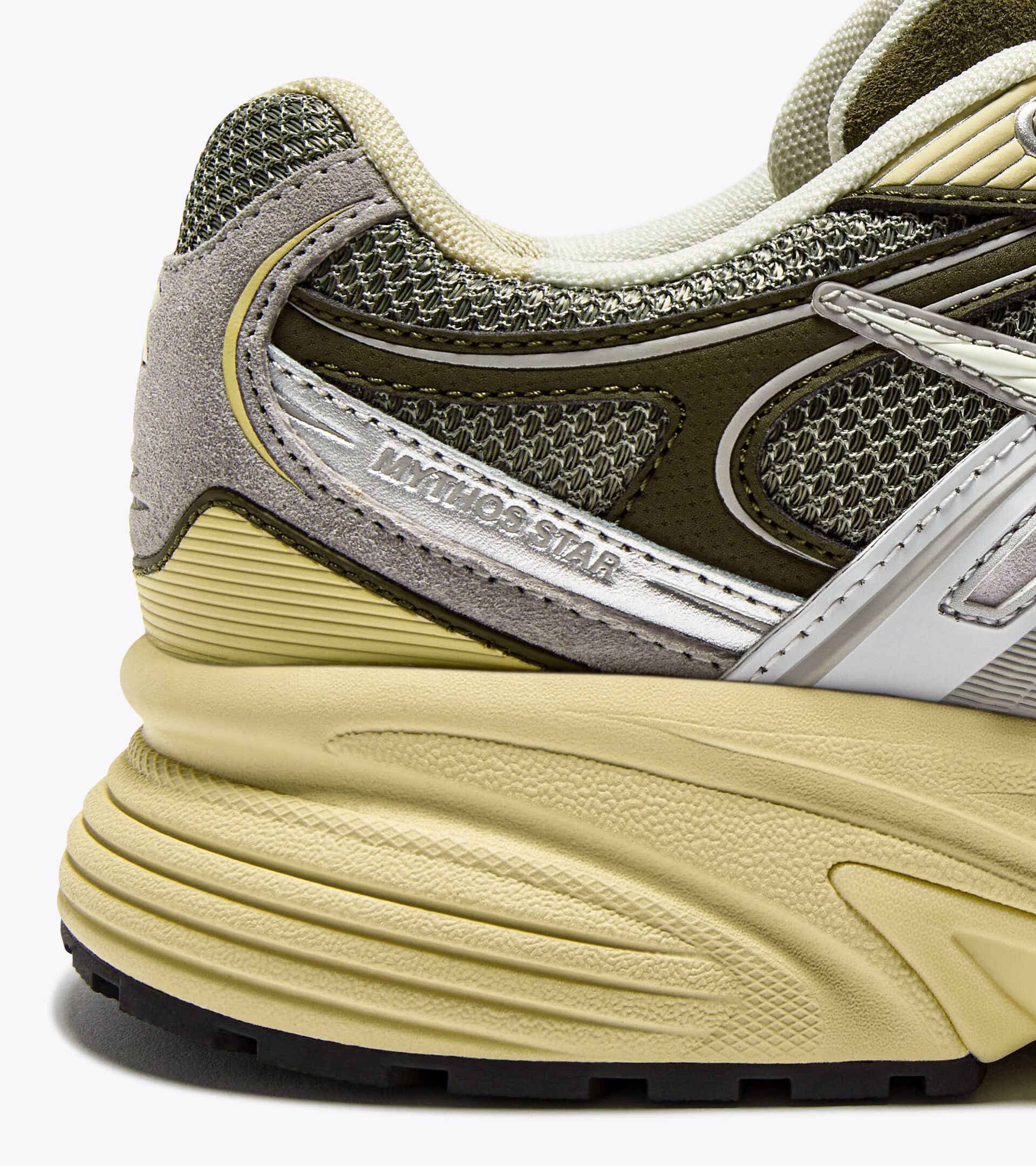 Sportlicher Sneaker - alle Geschlechter MYTHOS STAR M2 STONE KUSKUSGRAS - Diadora