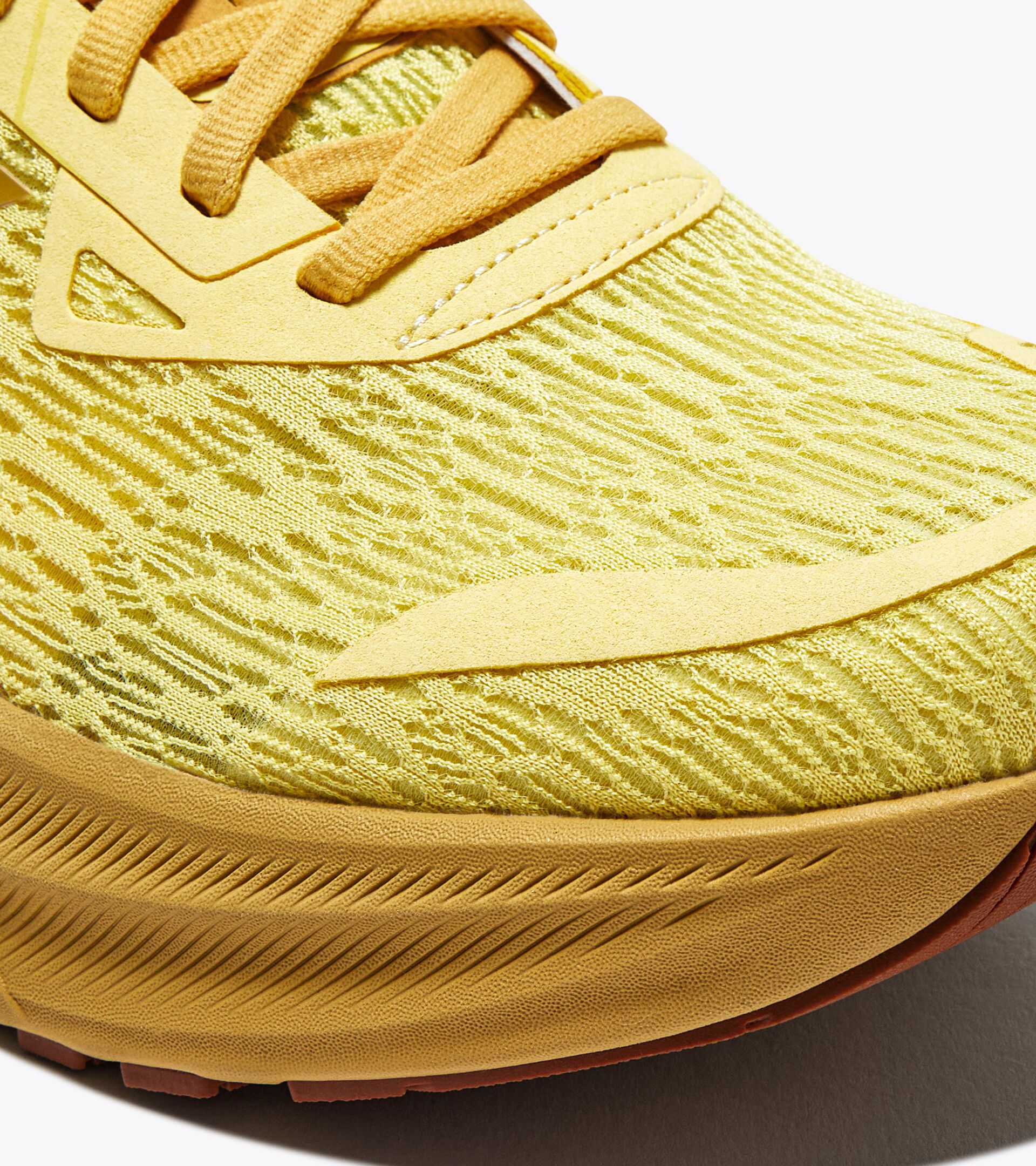 Running shoe - Comfort and stability - Men's NUCLEO 2 LEMON DROP/GOLDEN APRICOT - Diadora