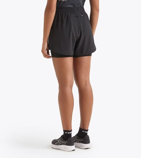 L. SHORTS 2IN1 5 RUN CREW, NEGRO Pantalones cortos para correr 2 en 1 - Entrenamiento - Mujer L. SHORTS 2IN1 5 RUN CREW NEGRO - Diadora
