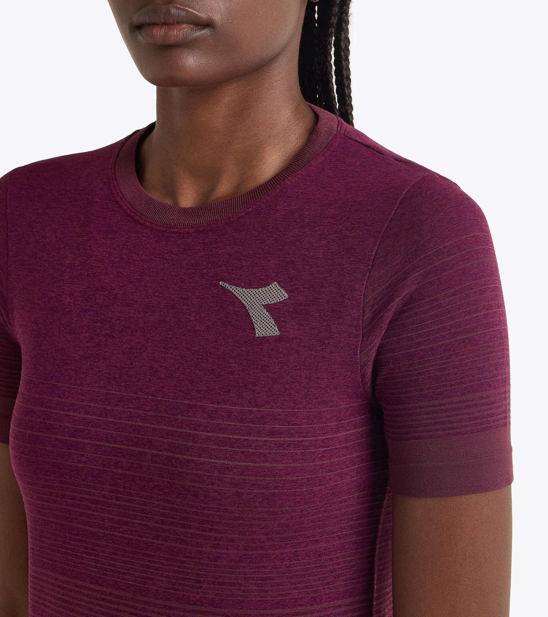 Technical t-shirt for temperature control -  Running - Women’s L. SS T-SHIRT STRATOUNO MAROON BANNER - Diadora