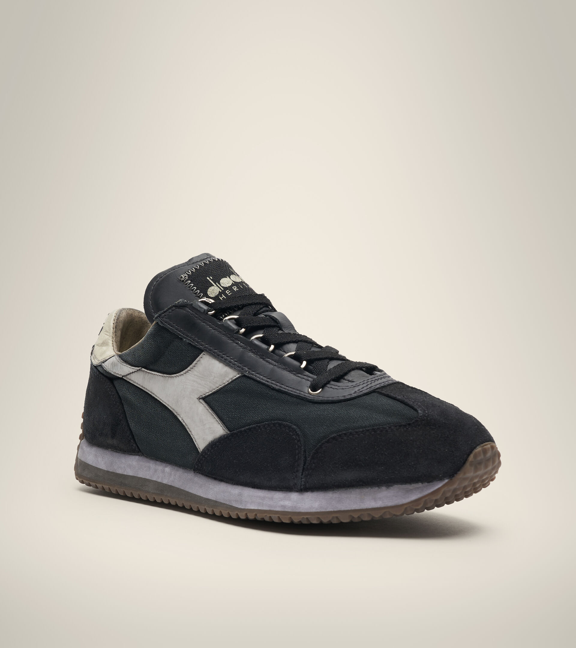 Heritage shoe - Unisex EQUIPE H DIRTY STONE WASH EVO BLACK/GREY ALASKA - Diadora