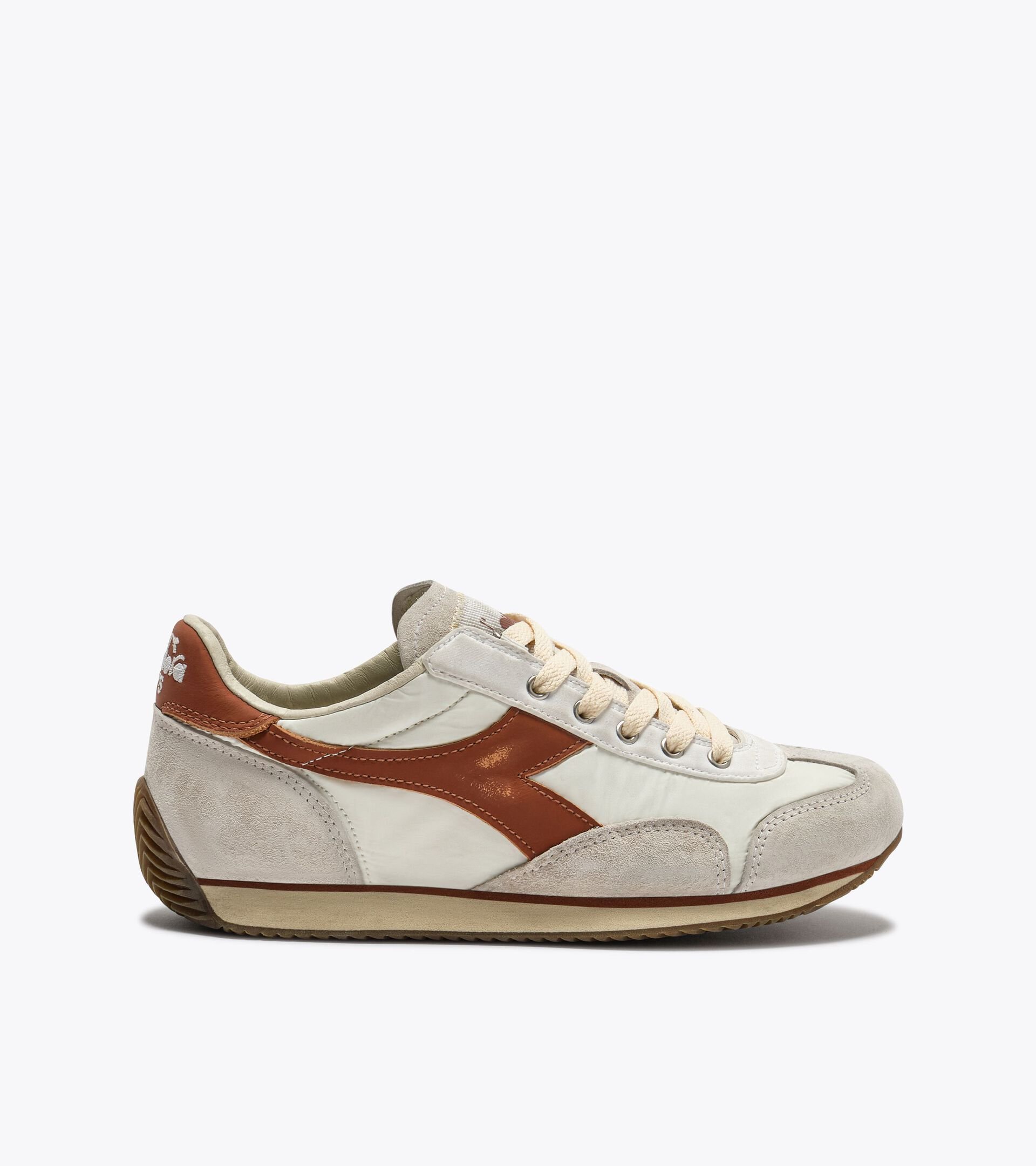 Suede leather Heritage Sneaker - All-gender EQUIPE VELA SW WHITE - Diadora
