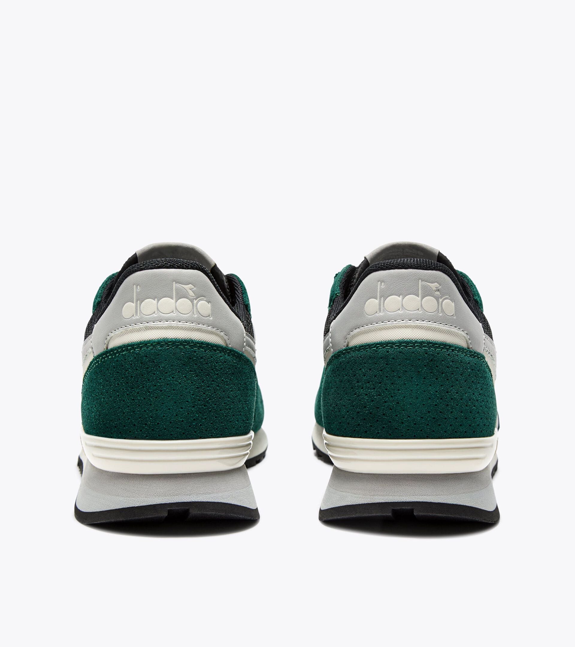 Suede leather sneaker - All-gender
 CAMARO M2 BLACK /RAIN FOREST - Diadora