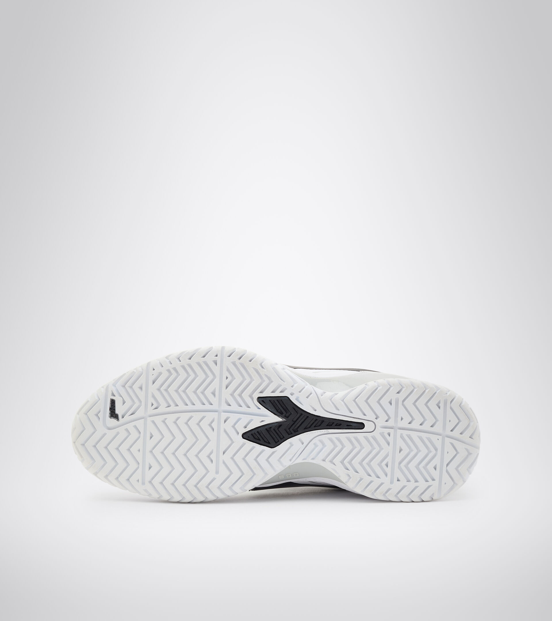 Footwear Sport DONNA SPEED BLUSHIELD 5 W AG WHITE/SILVER/BLACK. Diadora