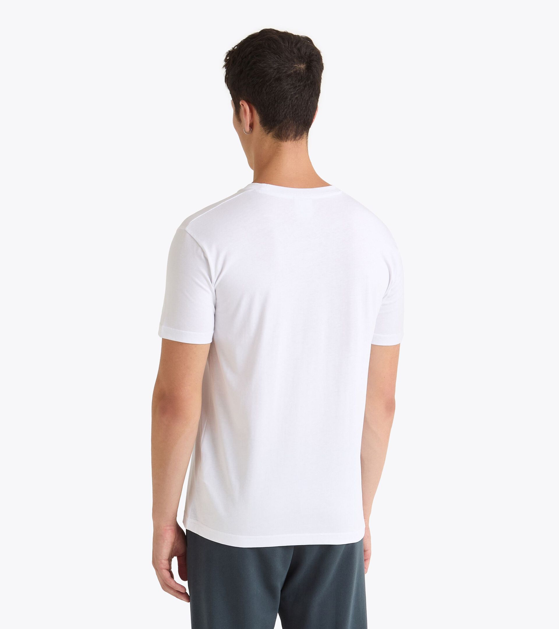 T-shirt - All-Gender
 T-SHIRT SS LOGO SUPER WHITE/EMPIRE RED - Diadora