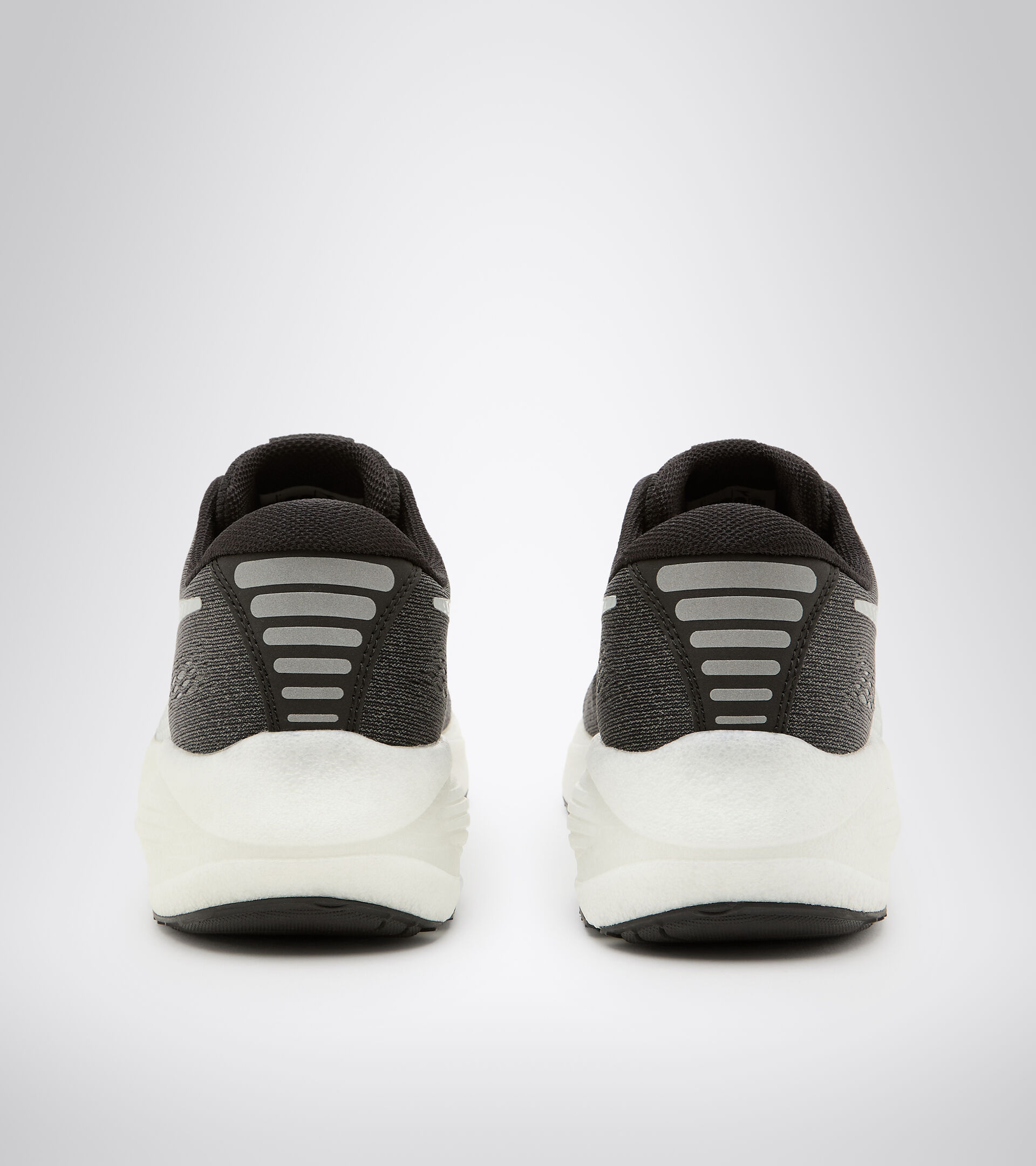 Running shoes - Men FRECCIA BLACK/STEEL GRAY/WHITE - Diadora