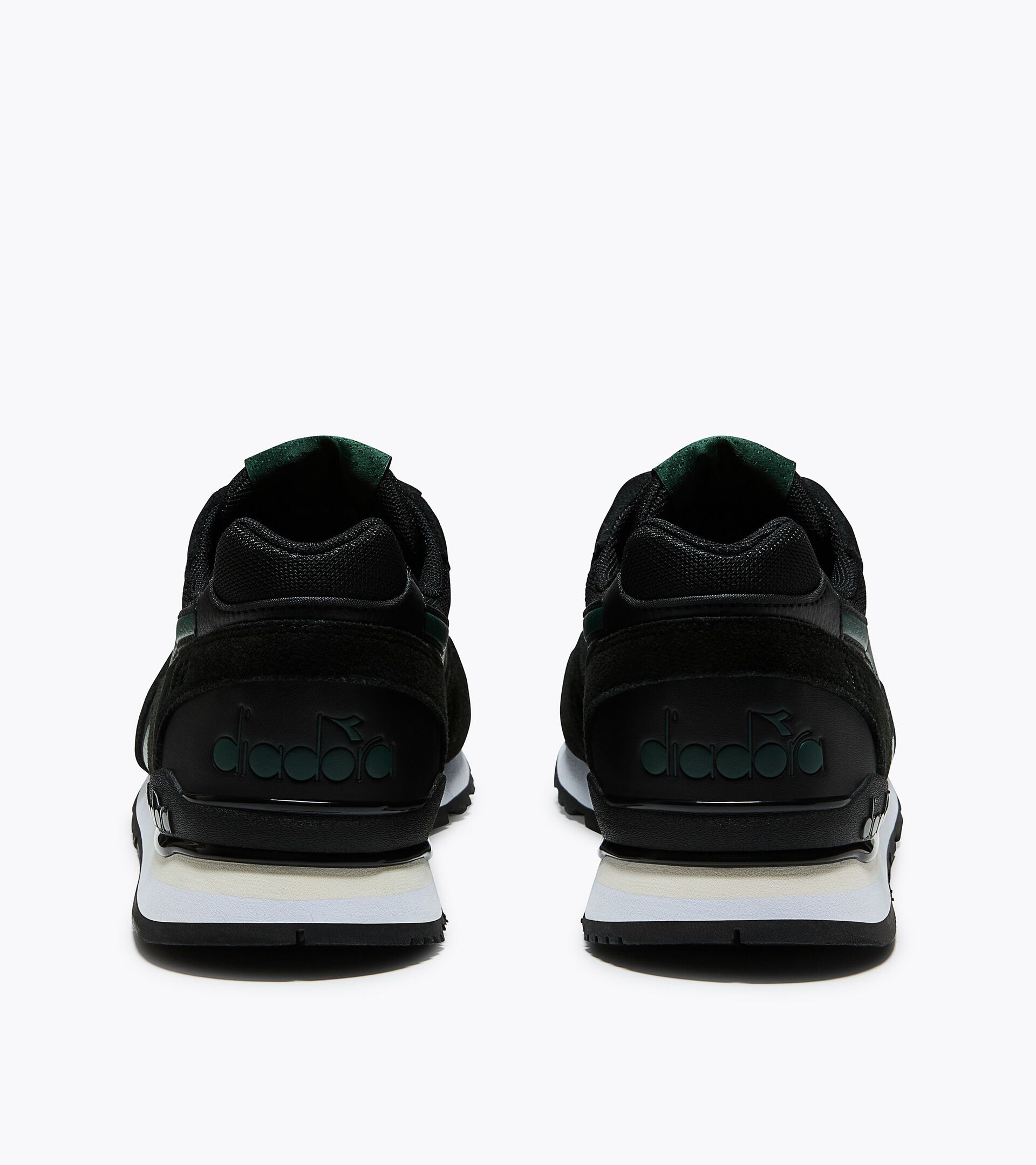 Zapatilla deportiva - Para todos los g&eacute;neros N.92 ADVANCE NEGRO/AGUJA DE PINO - Diadora