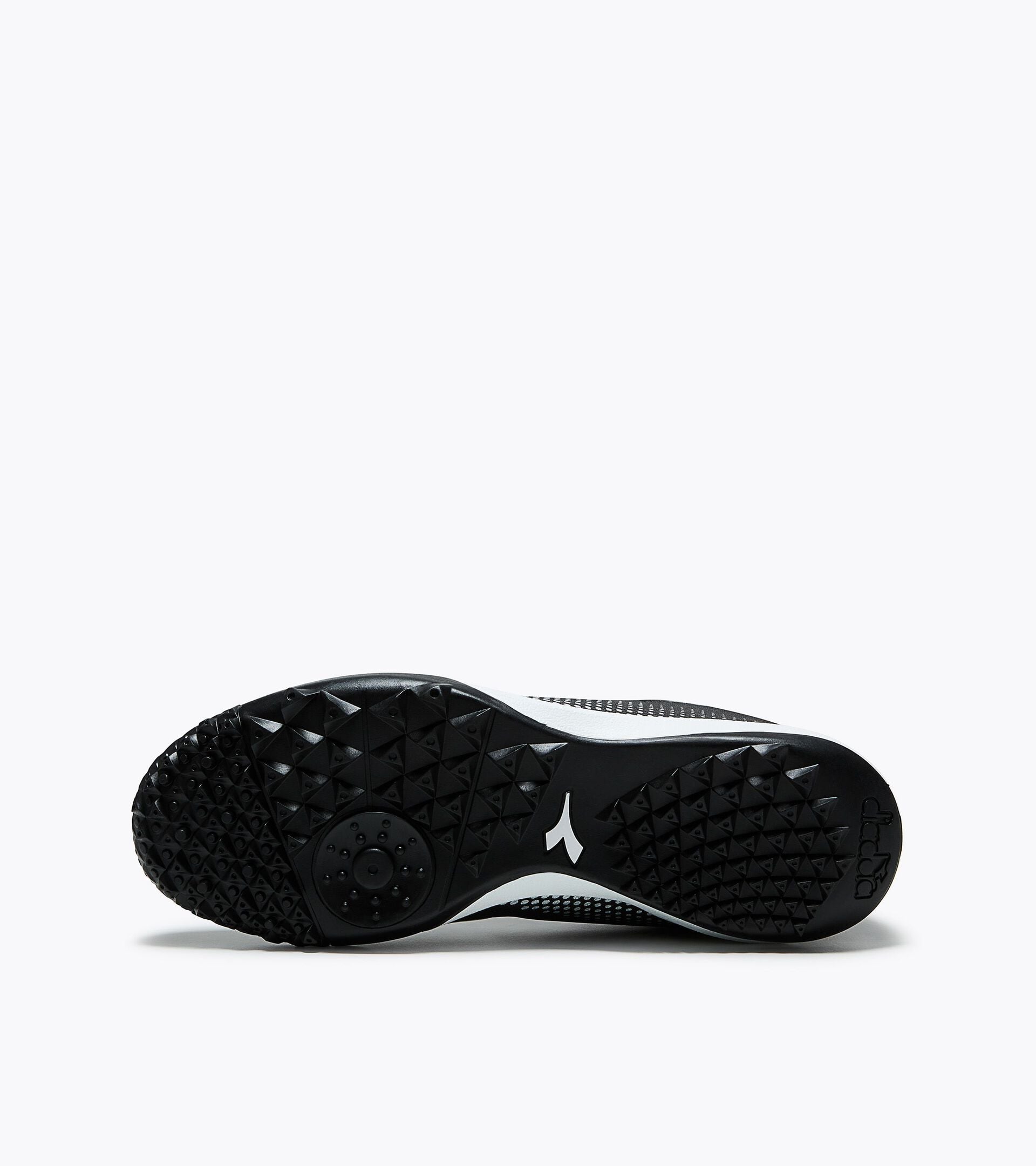 Synthetic pitch five-a-side football boots - Men&rsquo;s PICHICHI 9 TF BLACK/WHITE/SILVER DD - Diadora