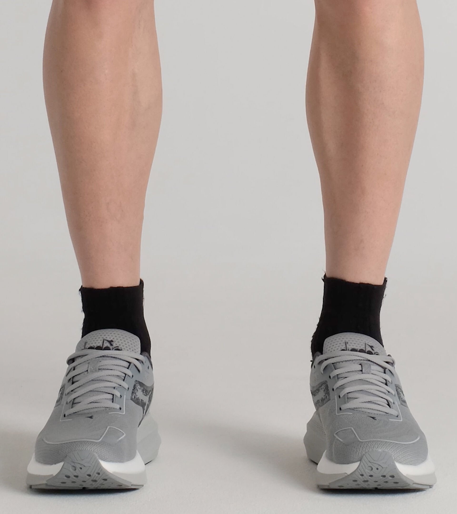 Zapatilla de running - Estabilidad y protecci&oacute;n - Hombre MYTHOS BLUSHIELD VIGORE V GRIGIO FINALE/NERO - Diadora