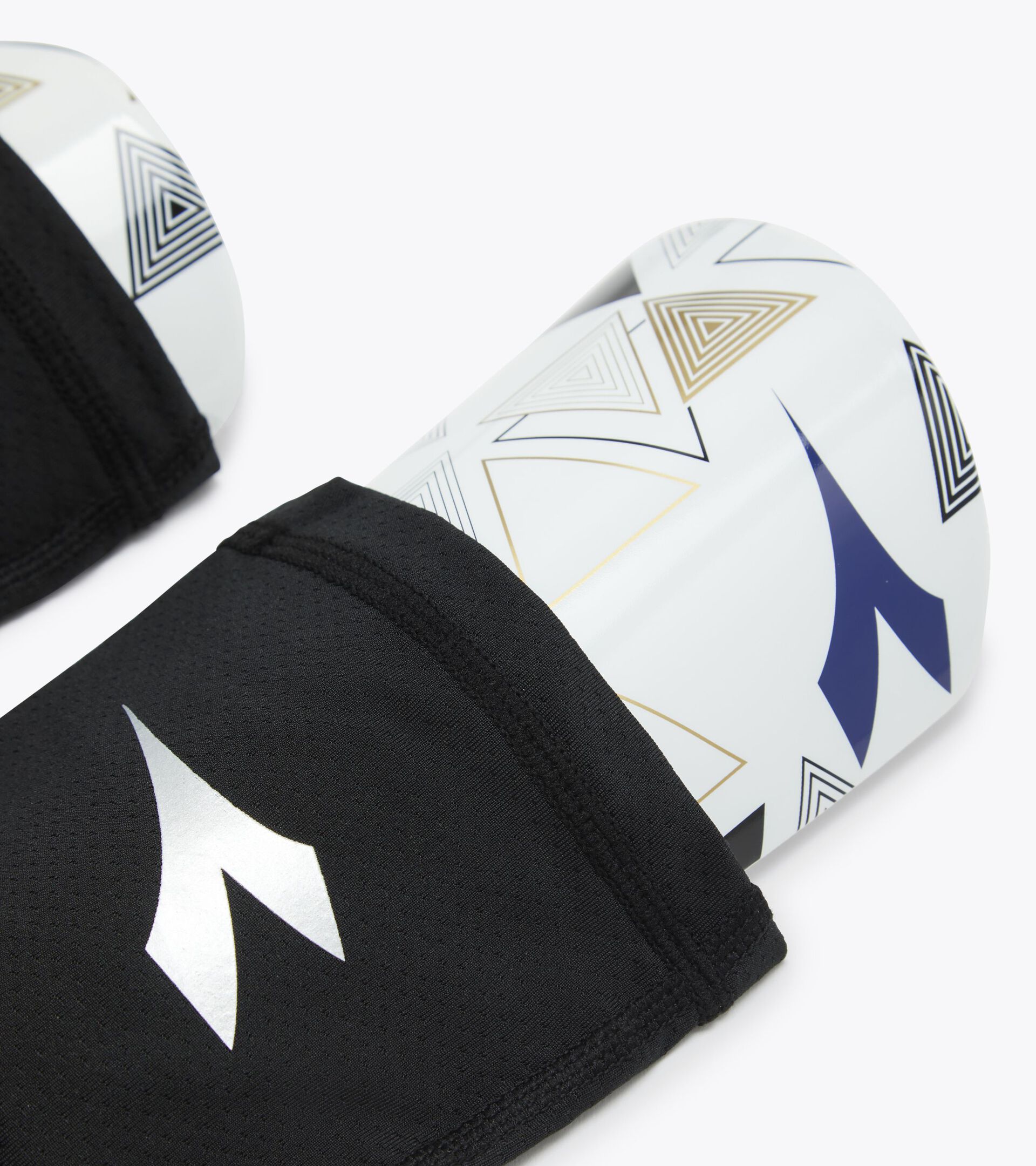 Shin guards PT SCUDETTO OPTICAL WHITE - Diadora