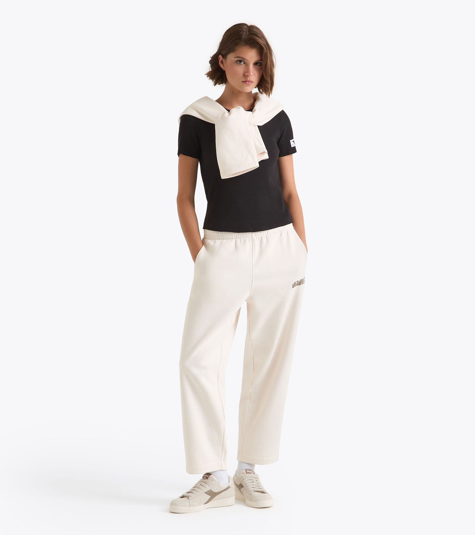 Pantalón deportivo - Mujer
 L. PANTS ATHL. LOGO BLANCO MURMURAR - Diadora
