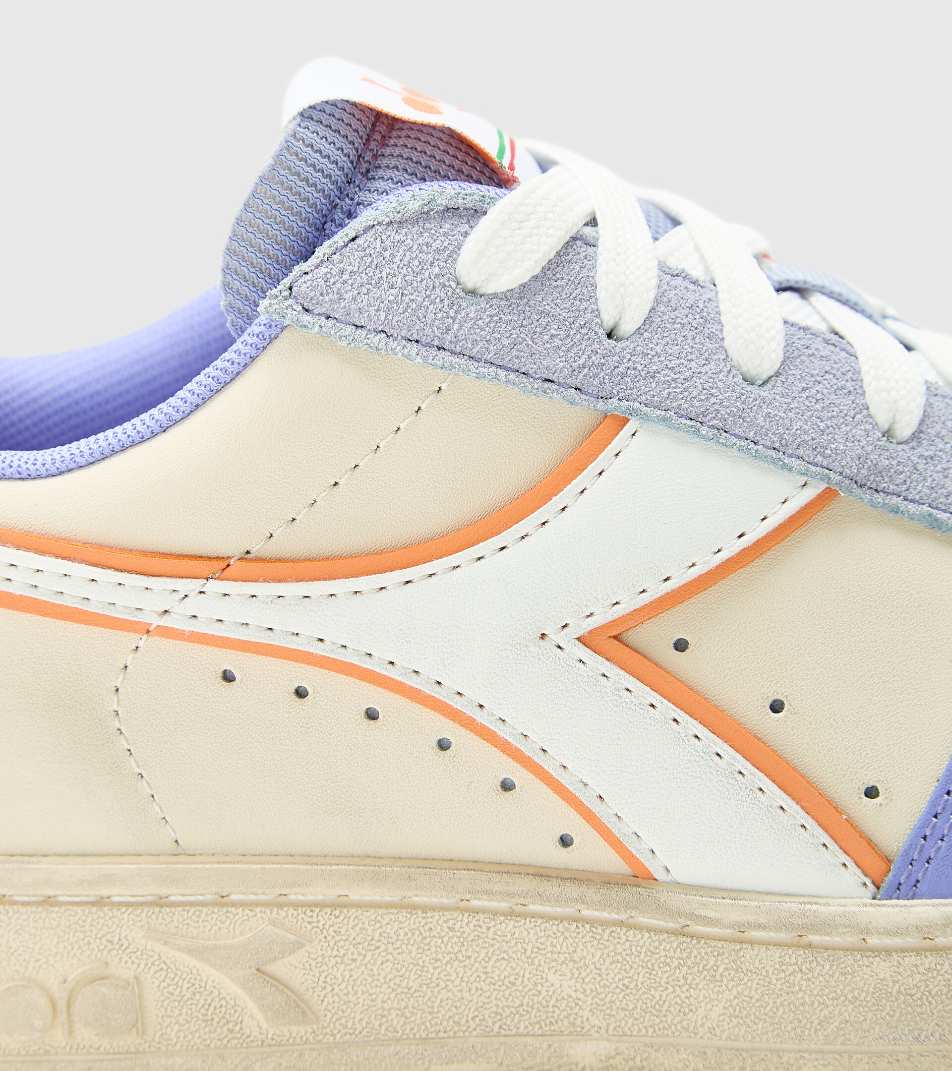 Sports shoes - Women MAGIC BASKET LOW ICONA WN JACARANDA/COSMIC SKY - Diadora