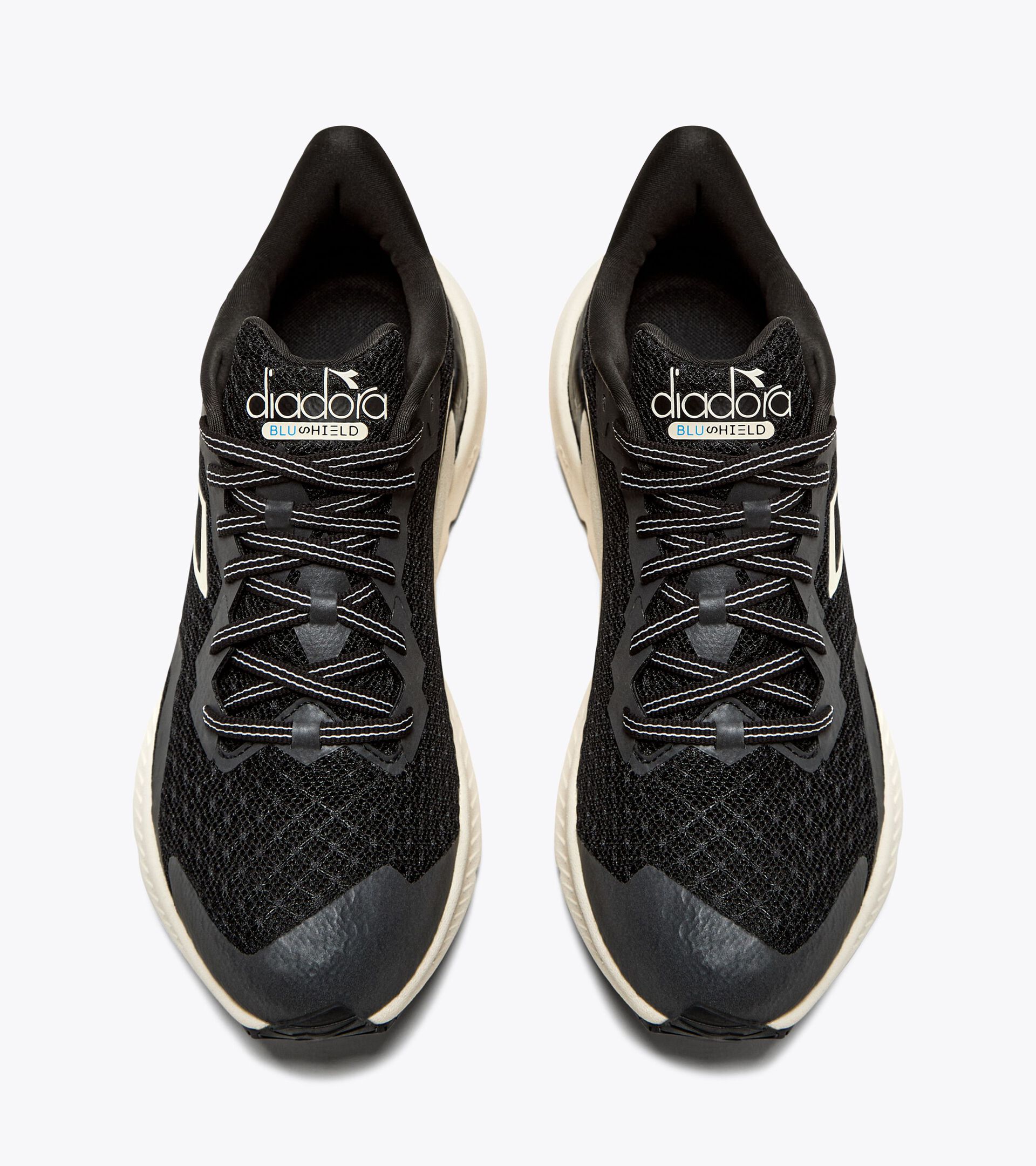 diadora mythos blushield fly