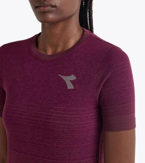 L. SS T-SHIRT STRATOUNO, MAROON BANNER Technical t-shirt for temperature control - Running - Women’s L. SS T-SHIRT STRATOUNO MAROON BANNER - Diadora