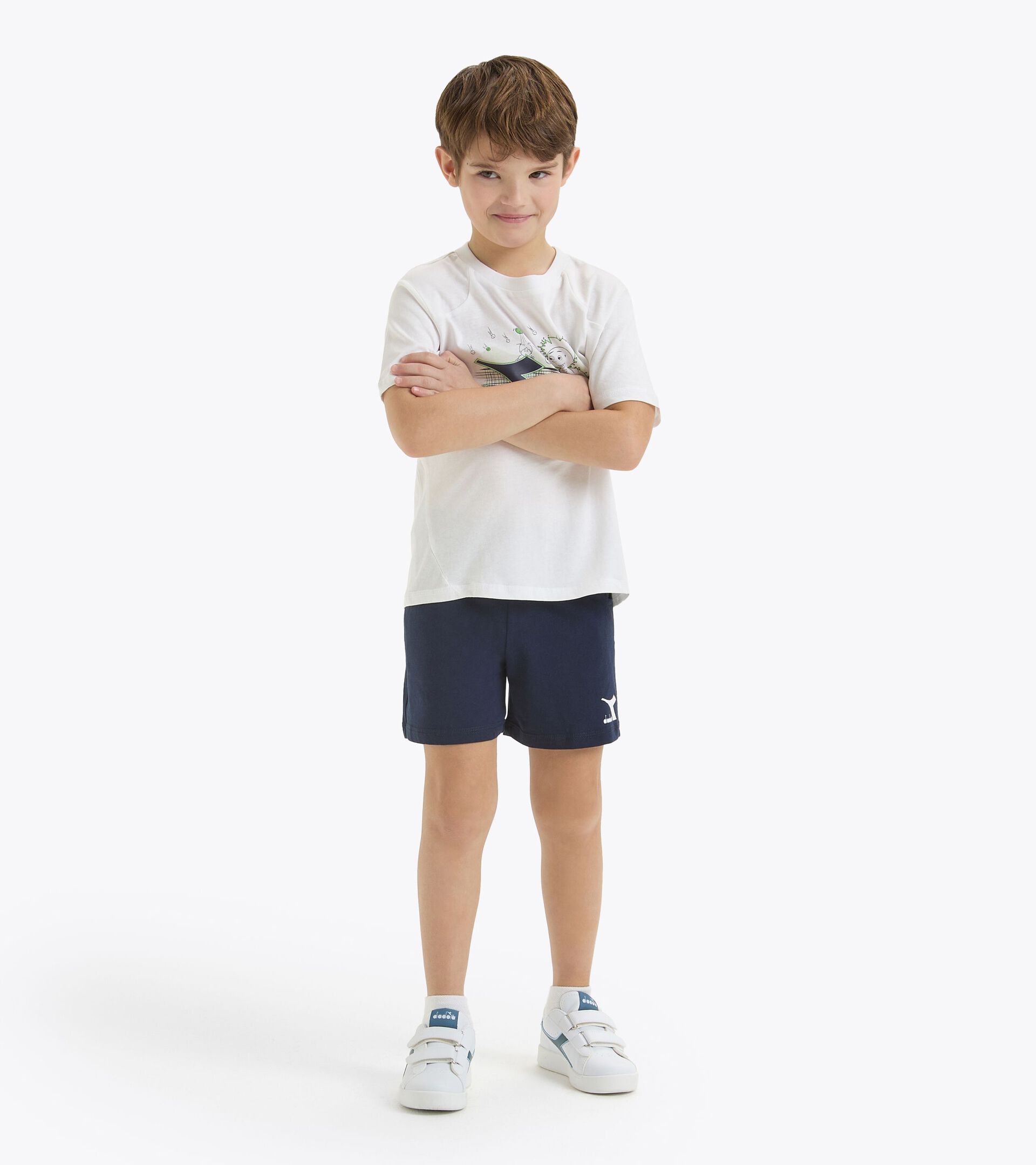 Conjunto deportivo - Camiseta y pantalones cortos - Niños y adolescentes
 JB. SET SS RIDDLE BLANCO VIVO - Diadora