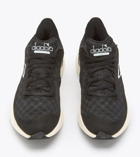 MYTHOS BLUSHIELD VOLO 3 W, NOIR/BLANCHE MURMURE Running shoes - Women
MYTHOS BLUSHIELD VOLO 3 W NOIR/BLANCHE MURMURE - Diadora