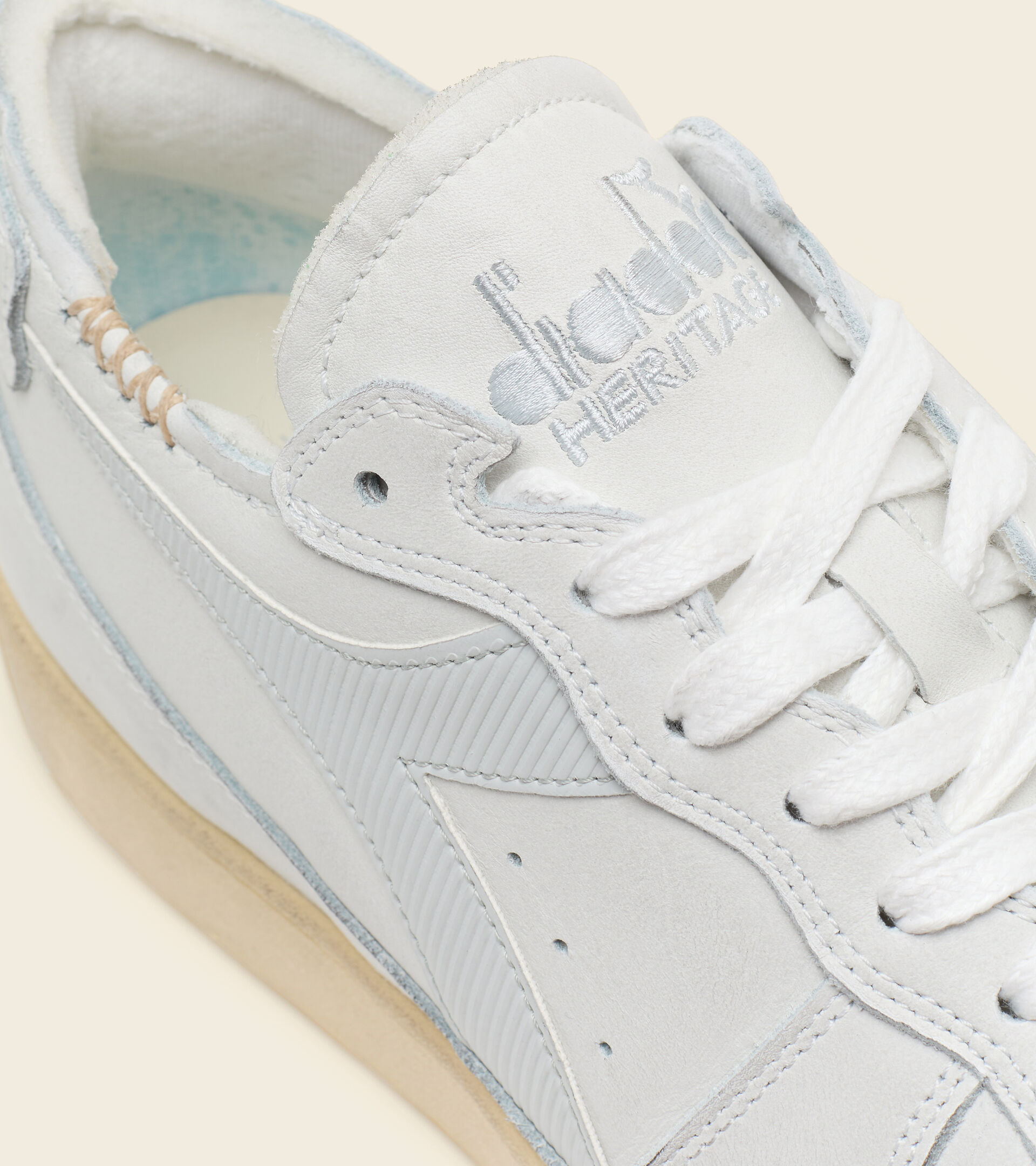 Heritage shoe - Gender Neutral MI BASKET ROW CUT WHITE/DAWN BLUE - Diadora