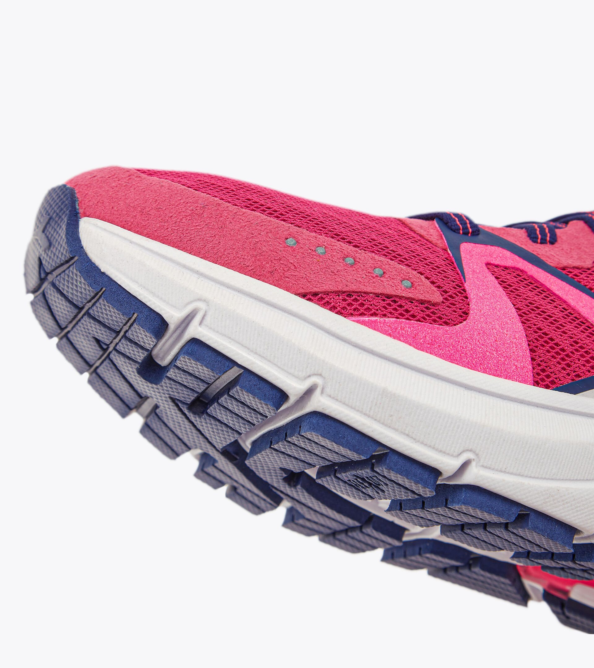 Running shoes - Women MYTHOS BLUSHIELD 8 VORTICE W PINK YARROW/WHITE/BLUEPRINT - Diadora