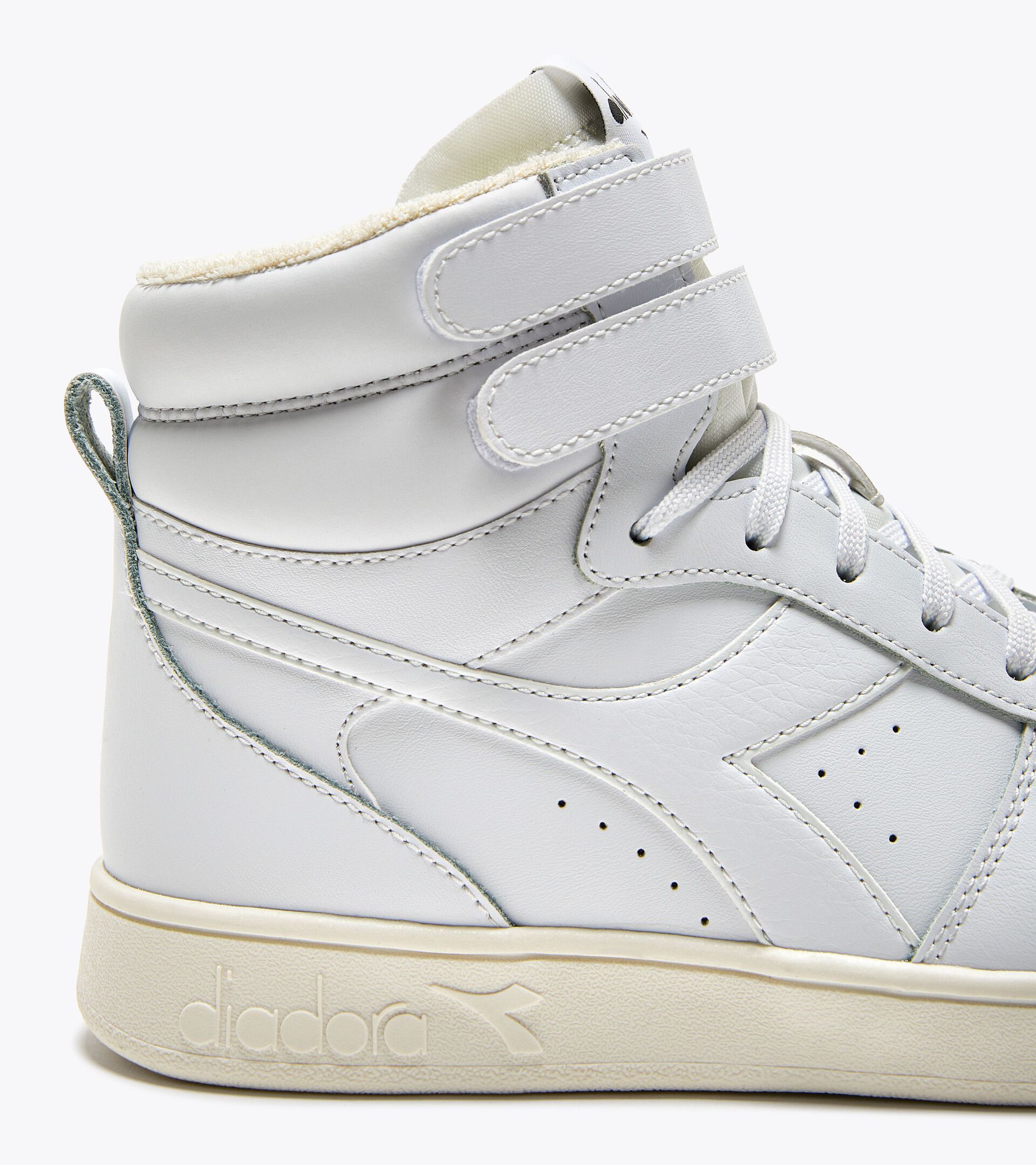 Chaussures de sport - Jeunes 8-16 ans MAGIC BASKET MID GS BLANC/BLANC/BLANC - Diadora