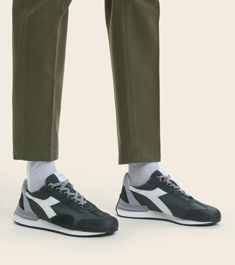 EQUIPE MAD NUBUCK SW, VERT FUSIL Chaussures Heritage - Unisexe EQUIPE MAD NUBUCK SW VERT FUSIL - Diadora