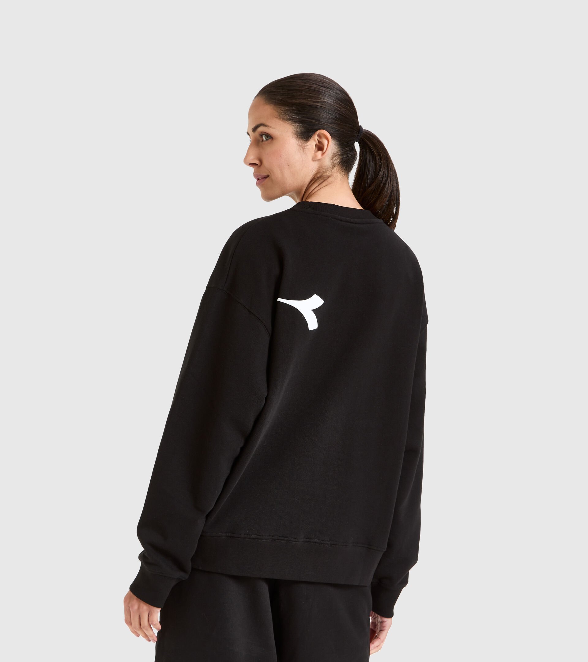 Organic cotton round-neck sweatshirt - Unisex SWEATSHIRT CREW MANIFESTO BLACK - Diadora
