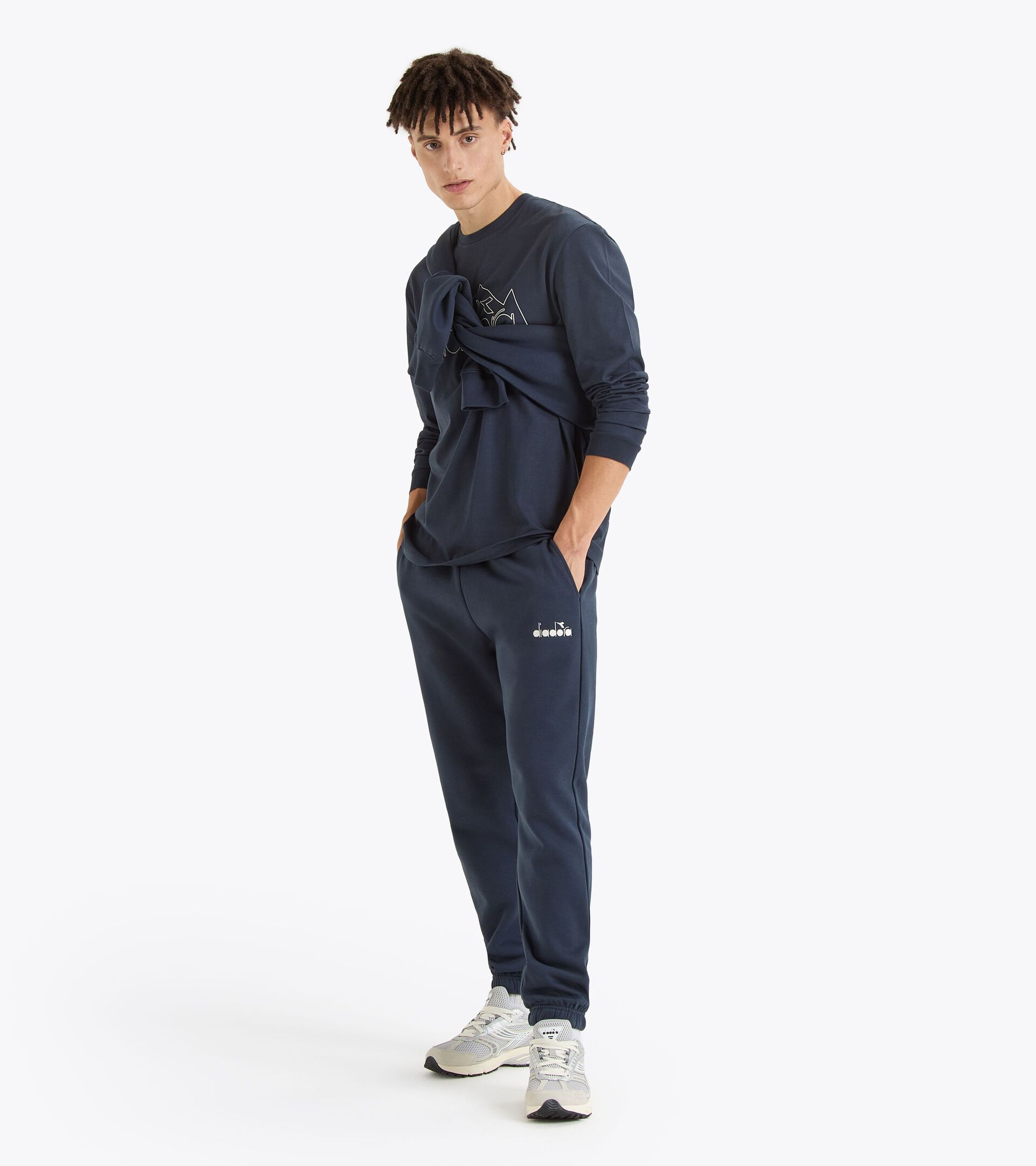 Camiseta deportiva de manga larga - Para todos los géneros
 T-SHIRT LS ROUTE AZUL NOCHE - Diadora