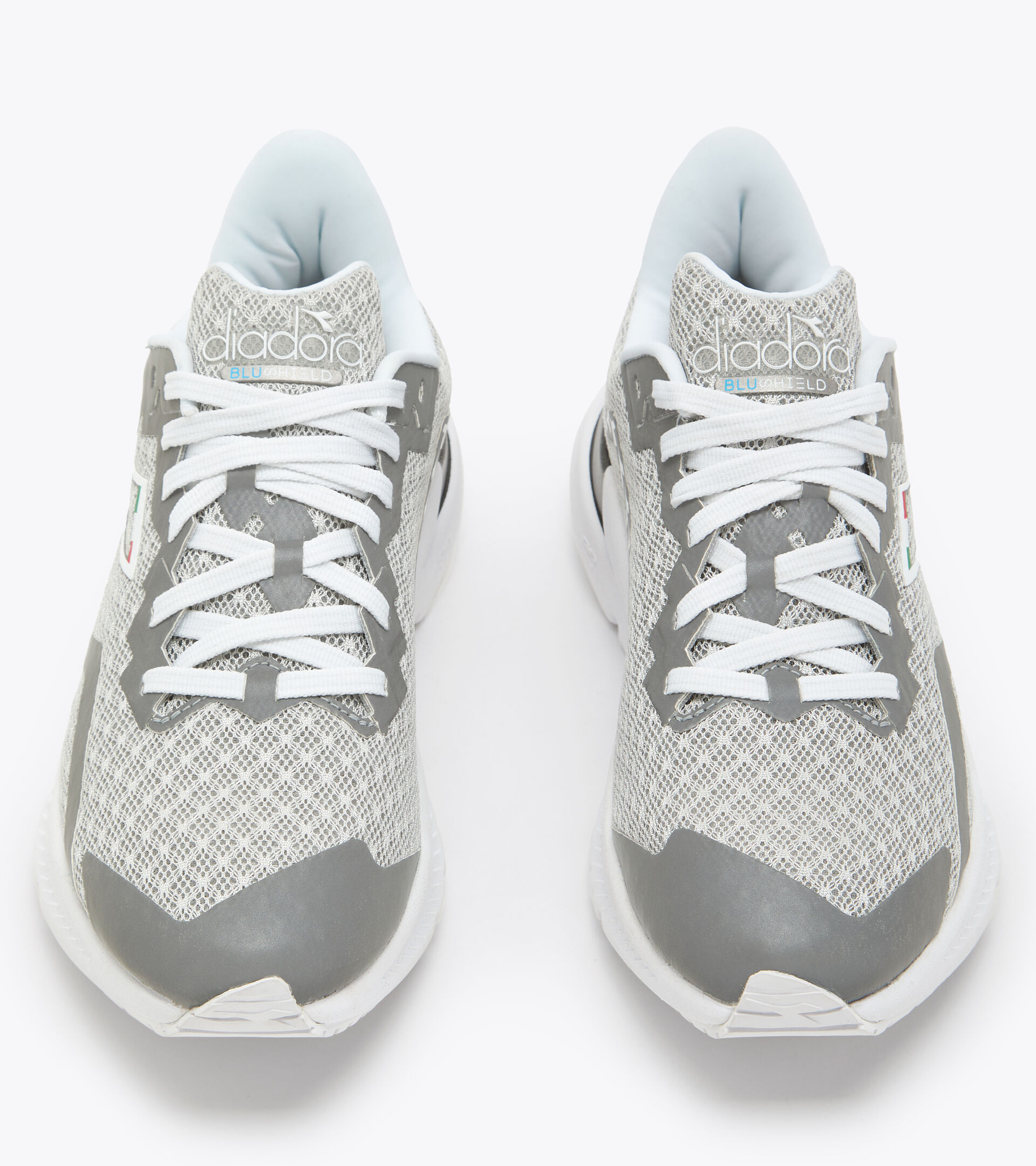 Running shoes - Women
MYTHOS BLUSHIELD VOLO 3 GLAM W SILVER DD/WHITE - Diadora