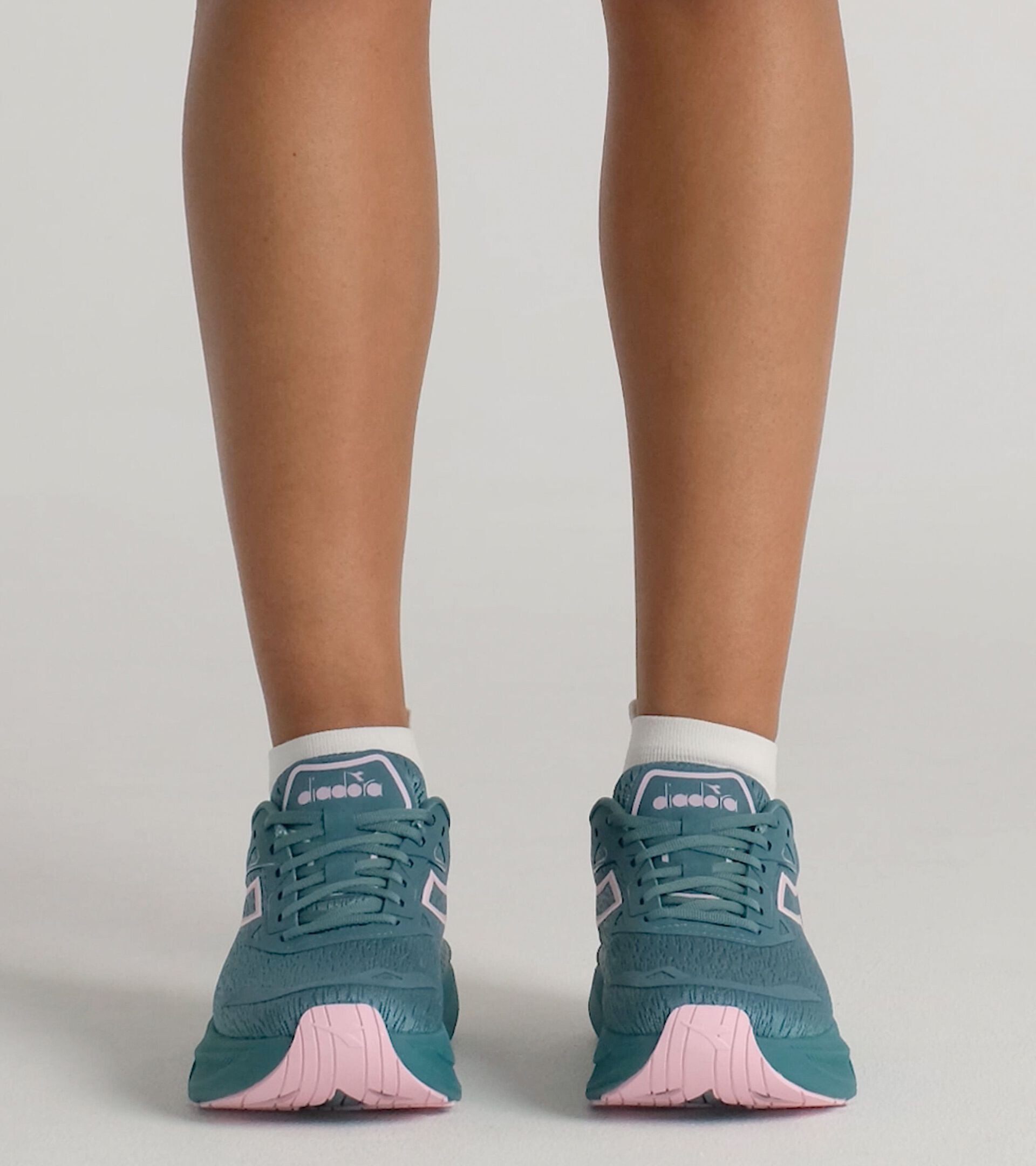 Running shoe - Comfort and stability - Women&rsquo;s NUCLEO 2 W DEEP JUNGLE /SWEET DREAMS - Diadora