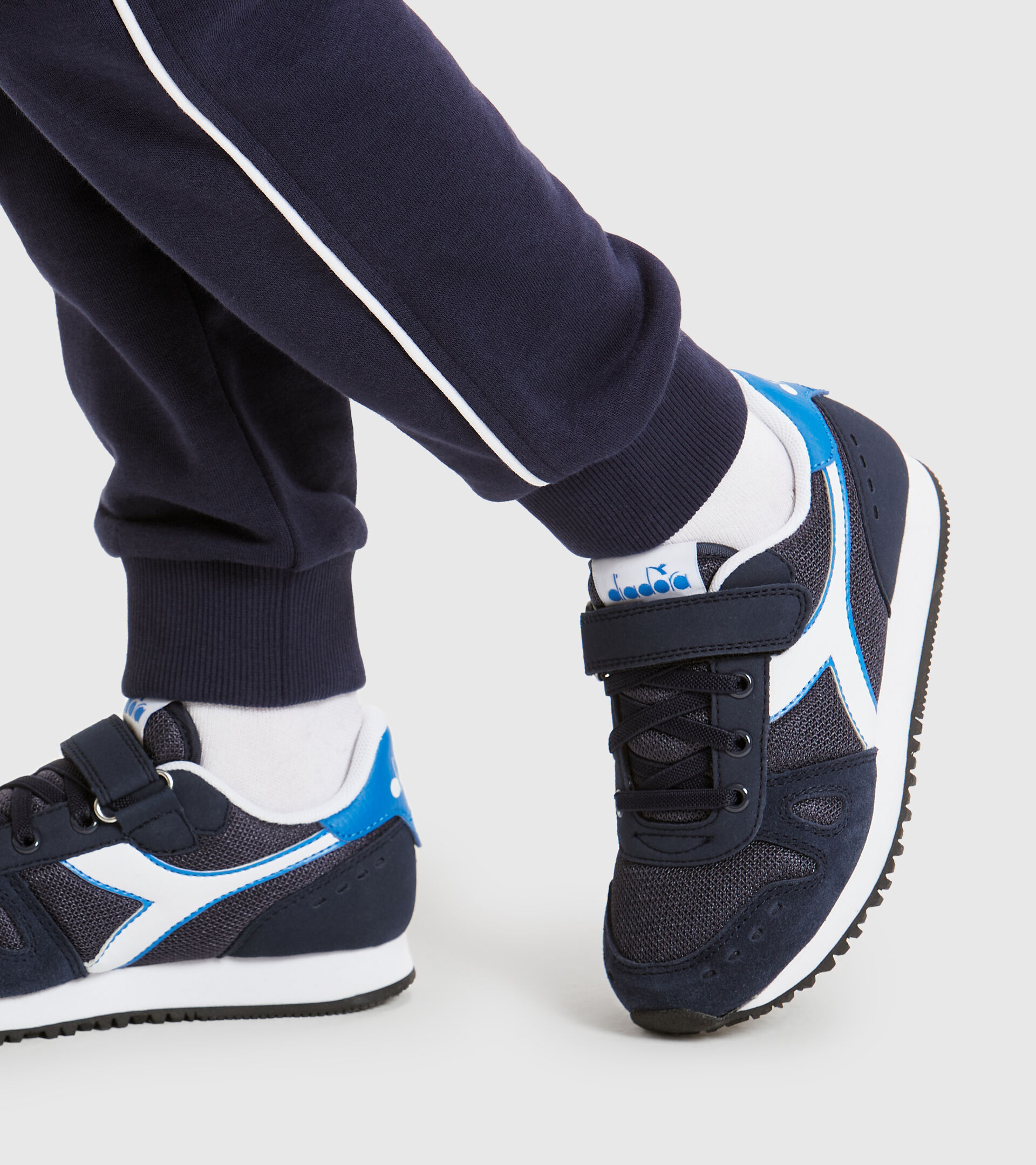 Sportschuh - Kinder 4-8 Jahre SIMPLE RUN PS SCHWARZ SCHWERTLILIE - Diadora