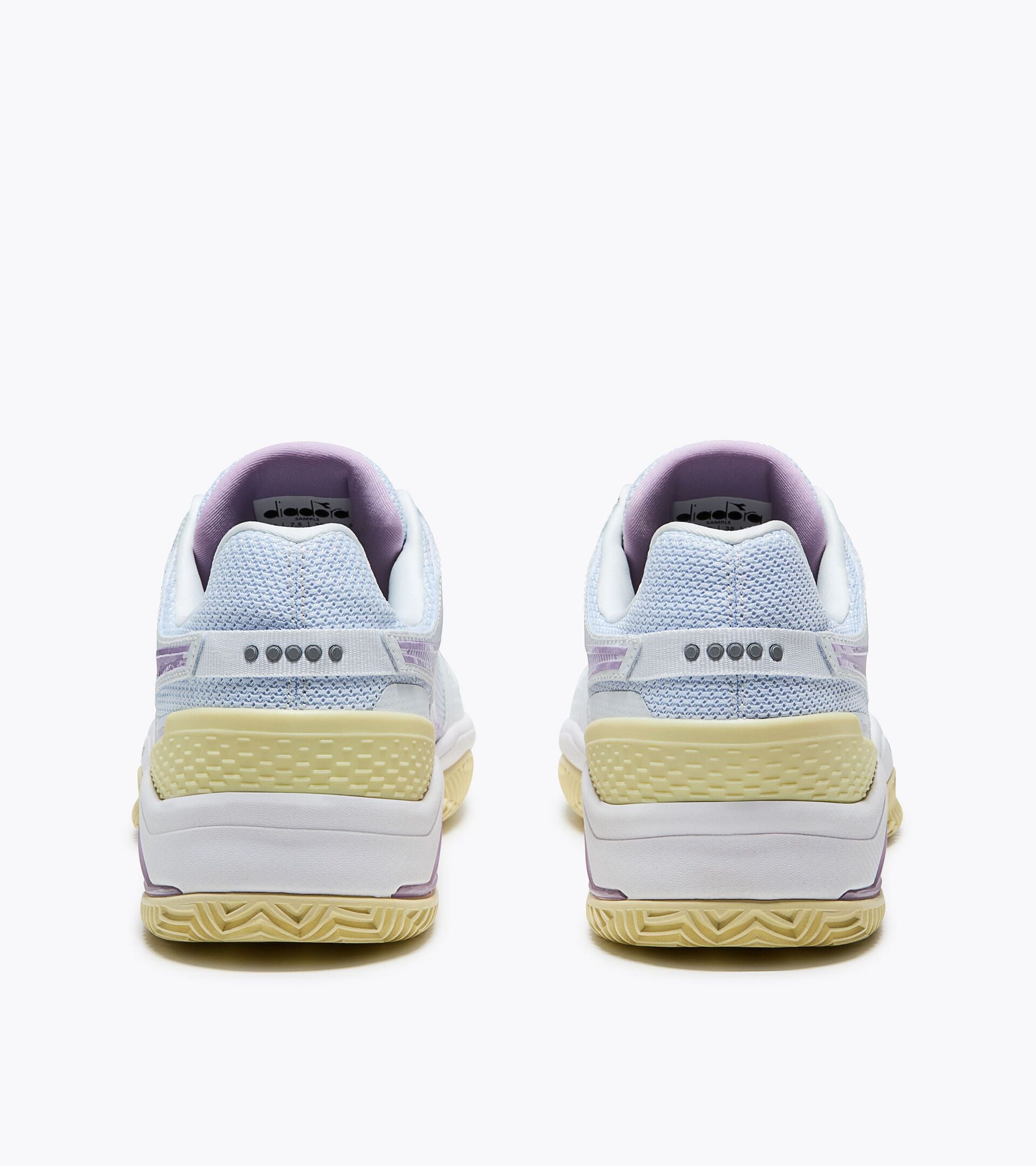 Tennis shoe for clay courts - Protection and cushioning - Women&rsquo;s
 BLUSHIELD TORNEO 3 W CLAY WHITE/ORCHID BLOOM - Diadora