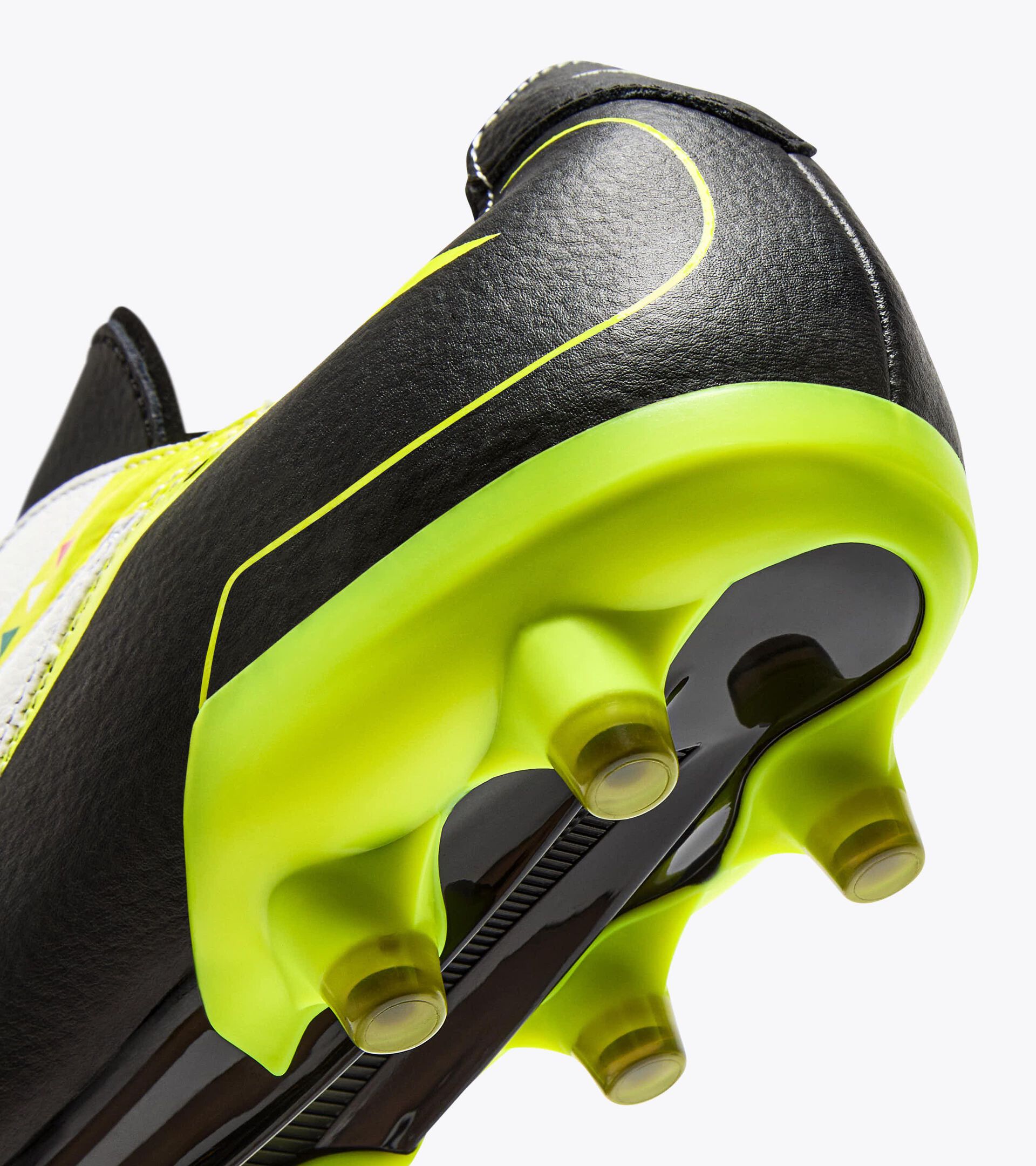 Leather calcio boots for firm grounds - Made In Italy - Gender Neutral MAXIMUS ICON ITA SLX BLACK/WHITE/YELLOW FL DD - Diadora