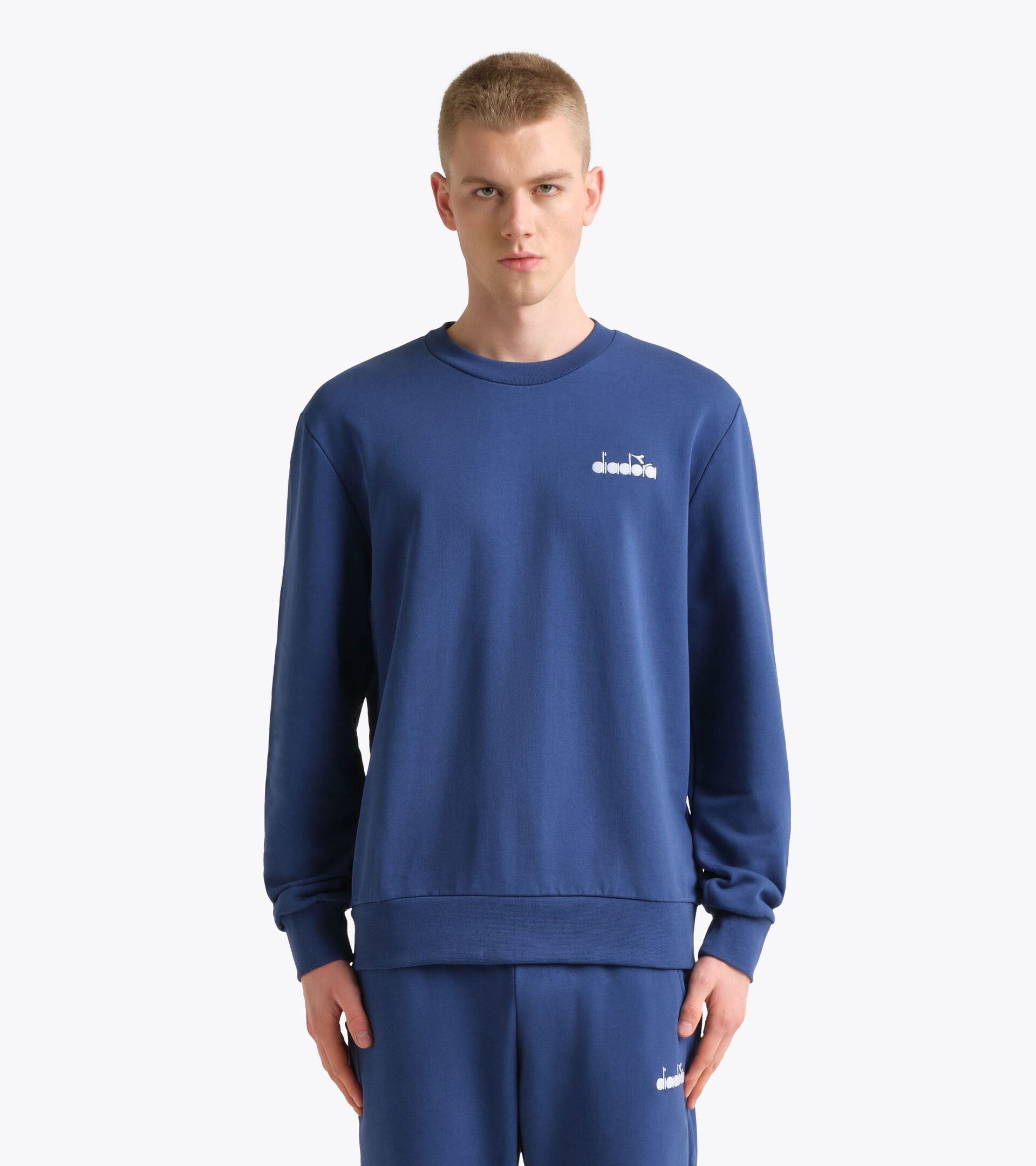 Sudadera de algod&oacute;n con cuello redondo - Para todos los g&eacute;neros SWEATSHIRT CREW LOGO AZUL MARINO PEONIA - Diadora