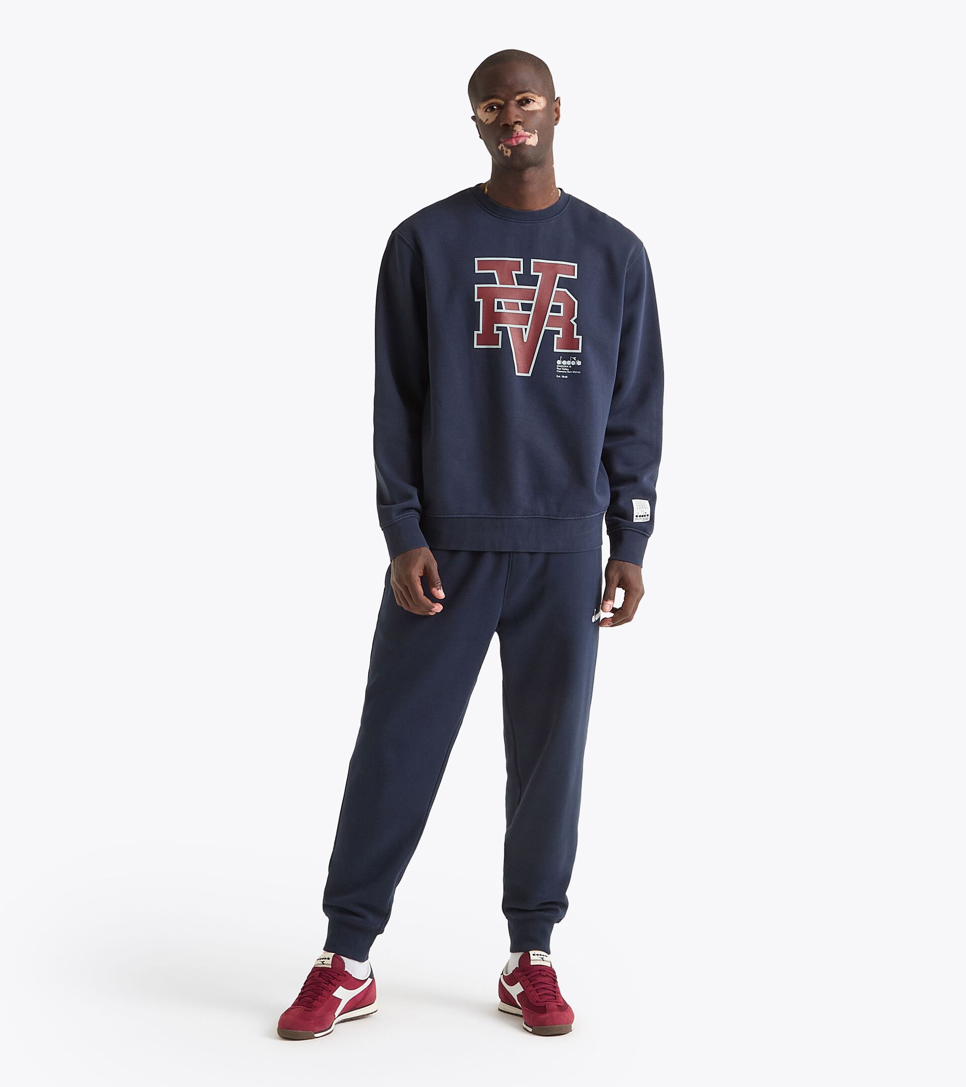College-style inspired crewneck - Run Valley - All-gender
SWEATSHIRT CREW RUN VALLEY BLUE DENIM - Diadora