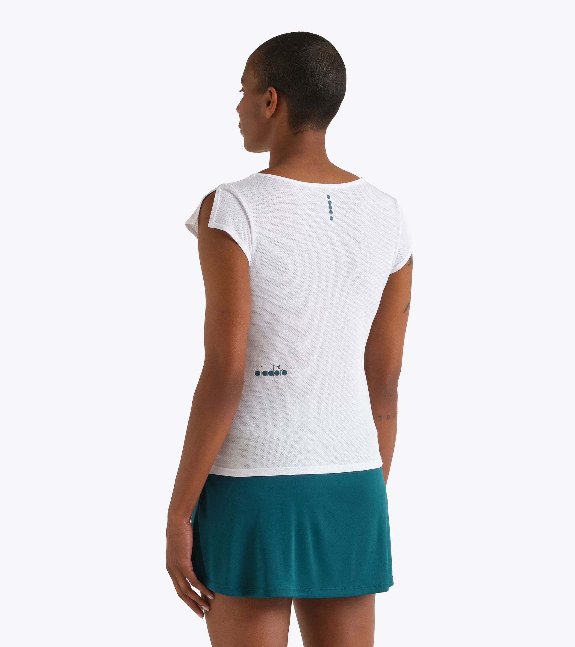 T-shirt de tennis - Femme
 L. SS T-SHIRT COURT BLANC VIF - Diadora
