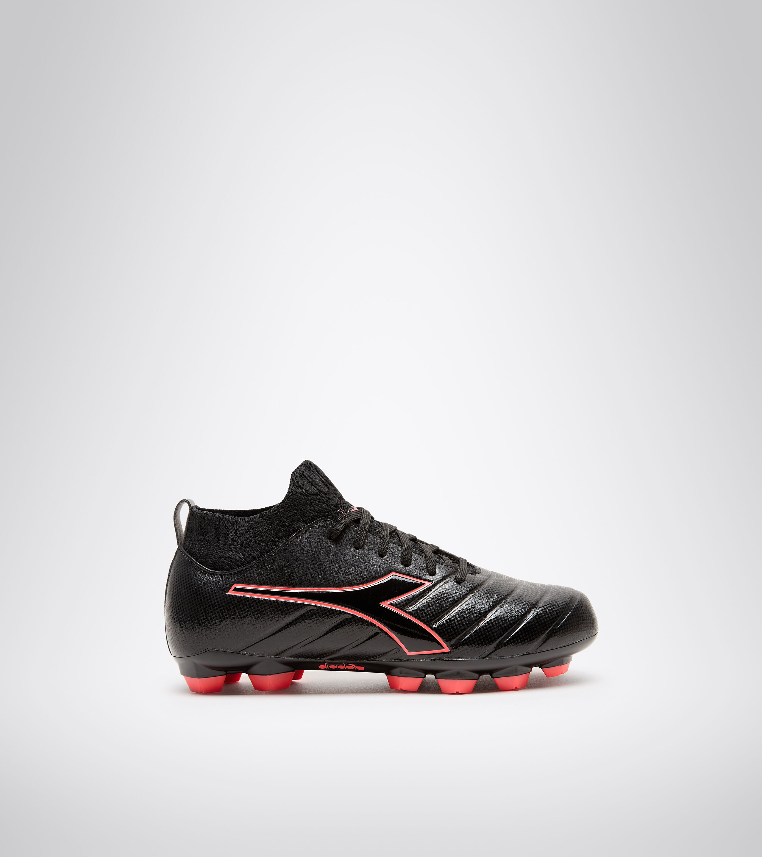 diadora soccer shoes