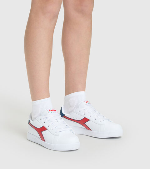 GAME P GS, BLANC/ROUGE AURORE Chaussures de sport - Jeunes 8-16 ans GAME P GS BLANC/ROUGE AURORE - Diadora