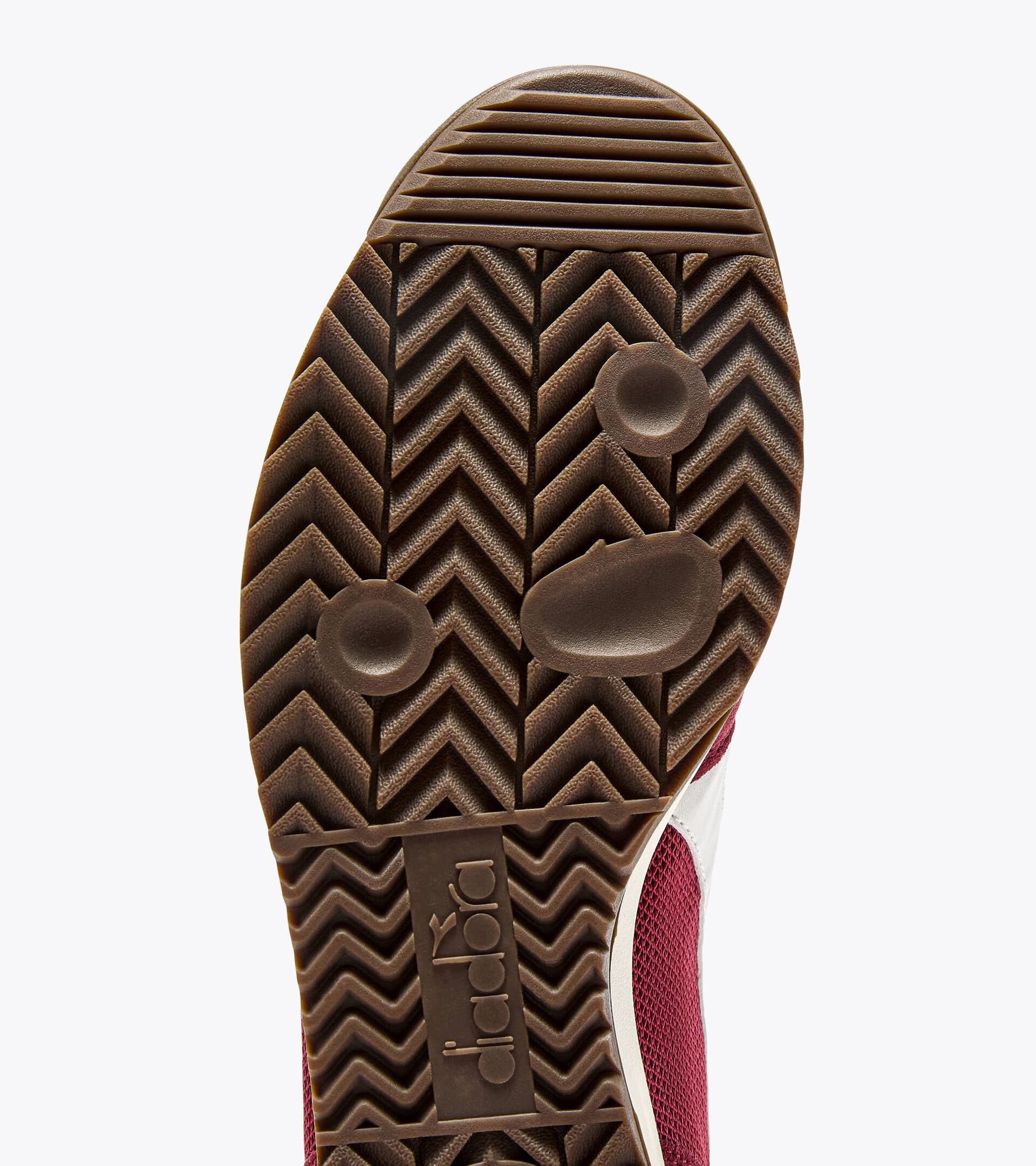 Low-profile suede sneaker - All-gender CROSS RHUBARB /BLUE NIGHTS - Diadora