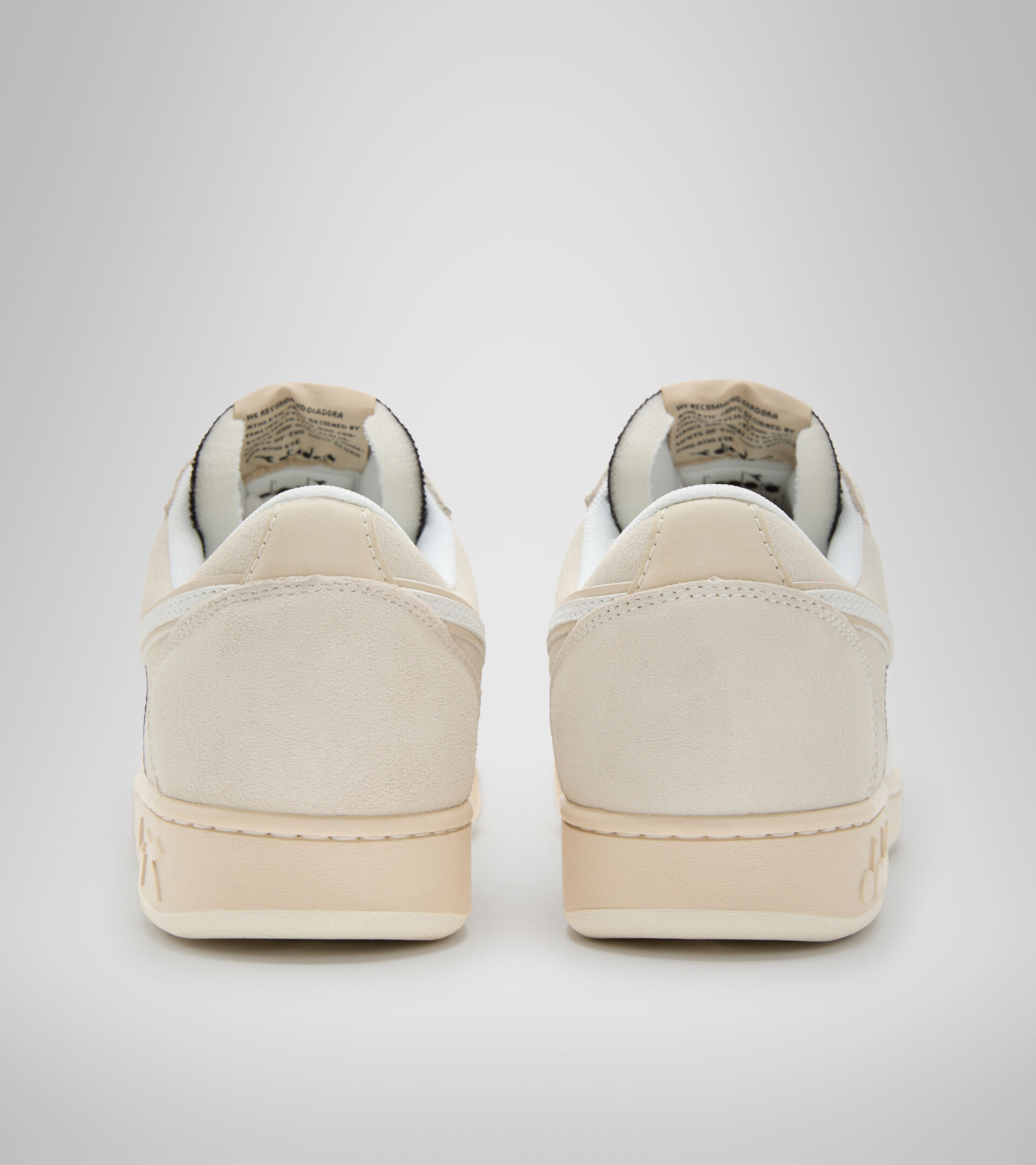 Zapatillas deportivas - Unisex MAGIC BASKET LOW EARTH NERGO/BLANCO INMACULADO - Diadora