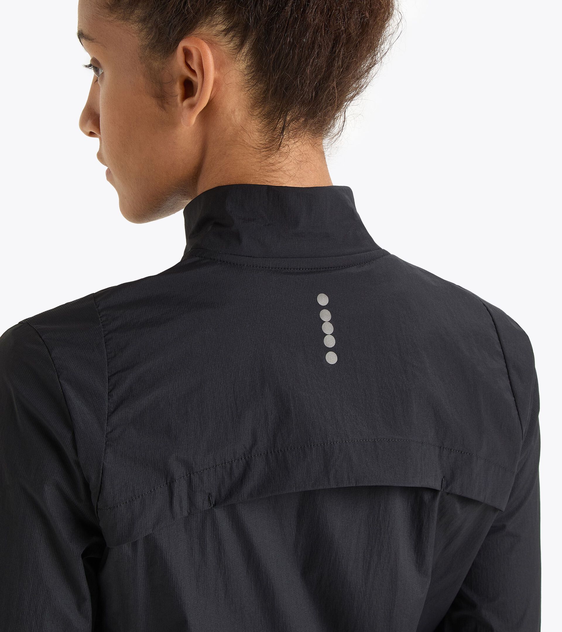Packable windproof running jacket  - Women’s
 L. PACKABLE WIND JACKET BLACK - Diadora