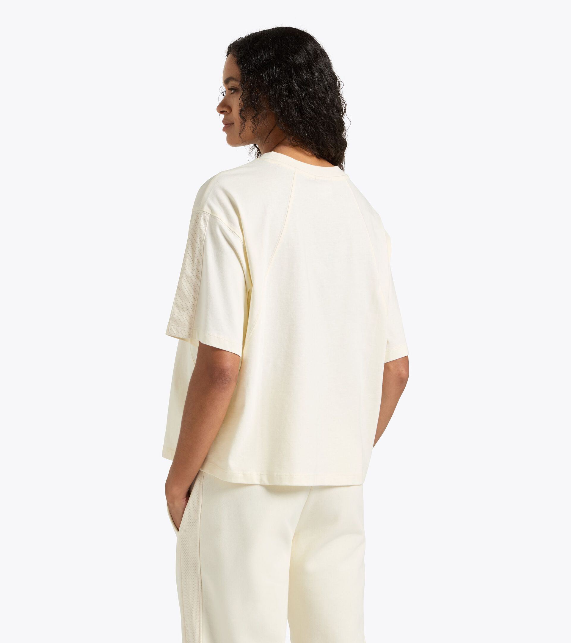 Short-sleeved T-shirt - Regular fit - Women's L. T-SHIRT SS LOGO WHISPER WHITE - Diadora