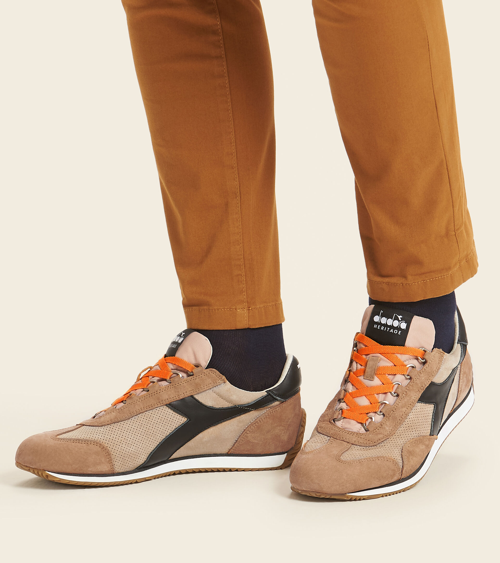 Footwear Heritage UNISEX EQUIPE SUEDE SW BEIGE FOSCHIA DESERTO Diadora