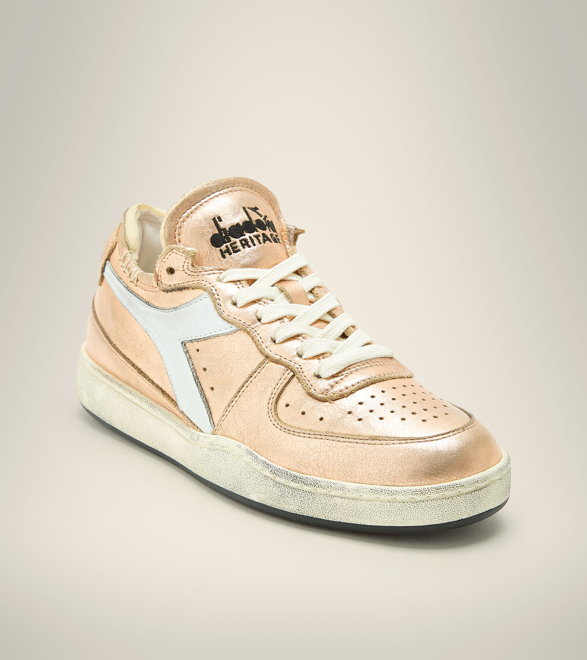 Zapatilla Heritage - Mujer MI BASKET ROW CUT SILVER USED W ALBARICOQUE COLORETE - Diadora