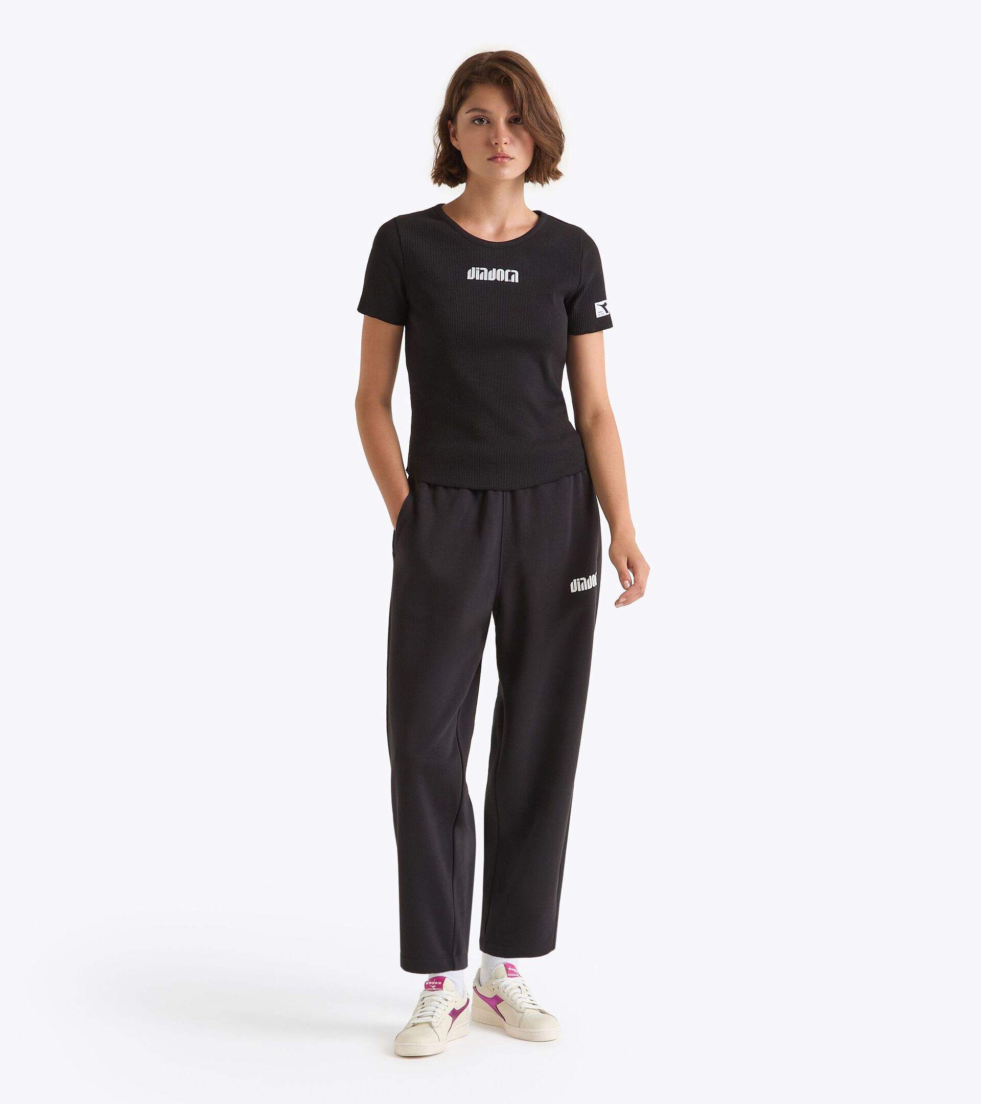 Pantalón deportivo - Mujer
 L. PANTS ATHL. LOGO NEGRO - Diadora