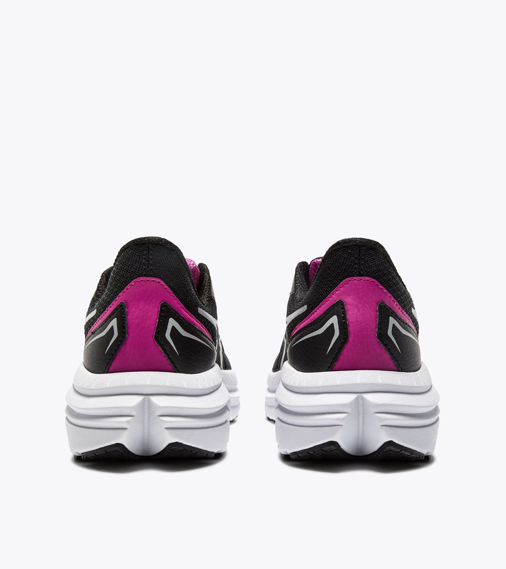 Chaussures de marche§Femme PASSO 5 W NERO/ARGENTO/BIANCO OTTICO - Diadora
