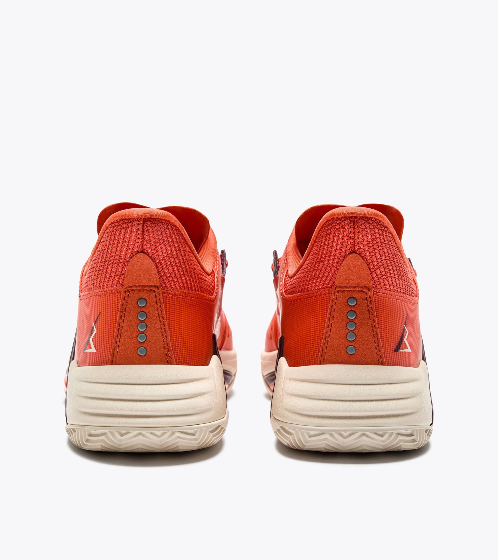 Tennis shoe for clay courts - Stability & control - Women&rsquo;s
 B.ICON 3 CLAY NASTURTIUM /WHISPER WHITE - Diadora