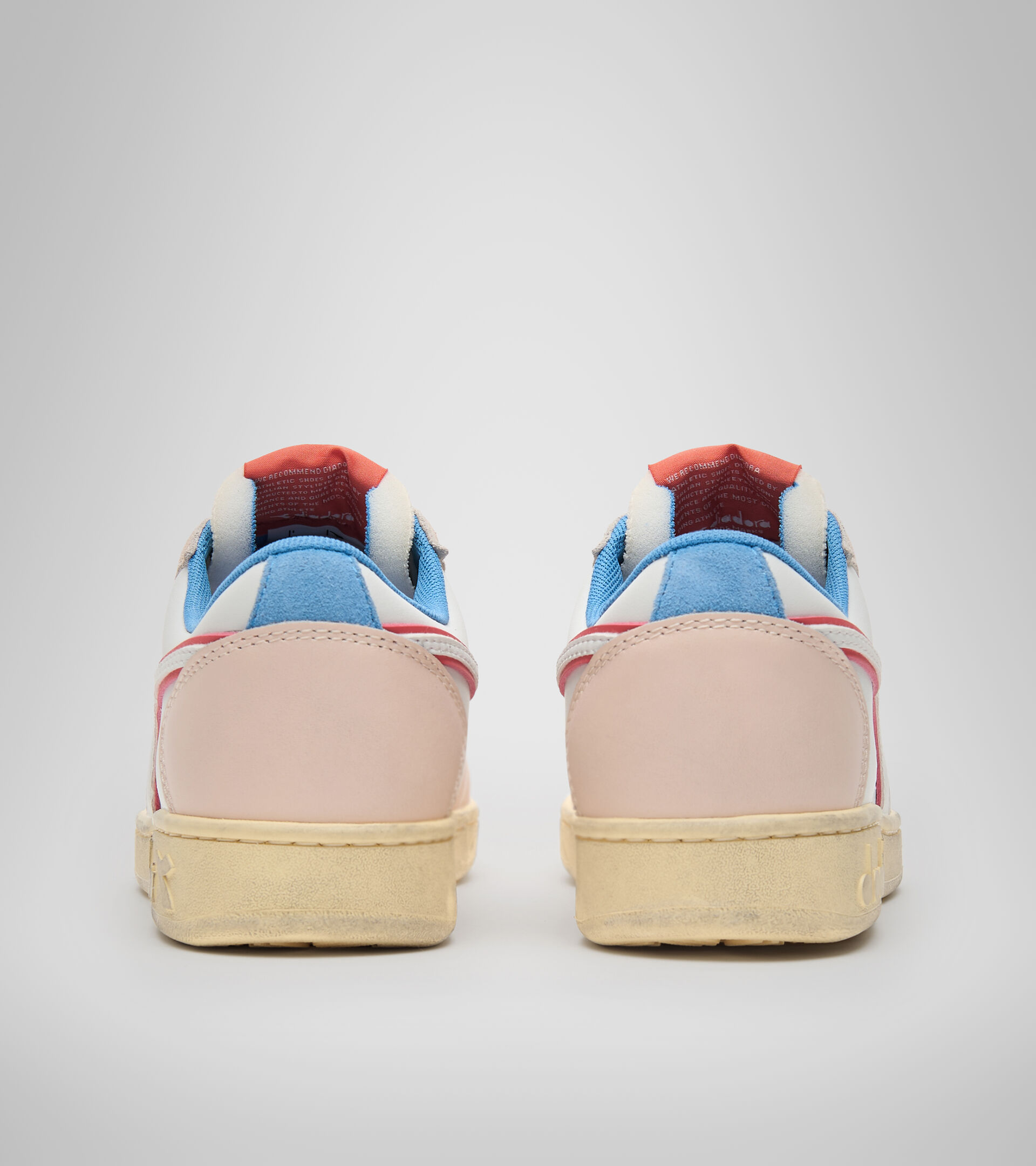 Sports shoes - Women MAGIC BASKET LOW ICONA WN BLC DE BLC/BONNIE BLUE/HOT COR - Diadora