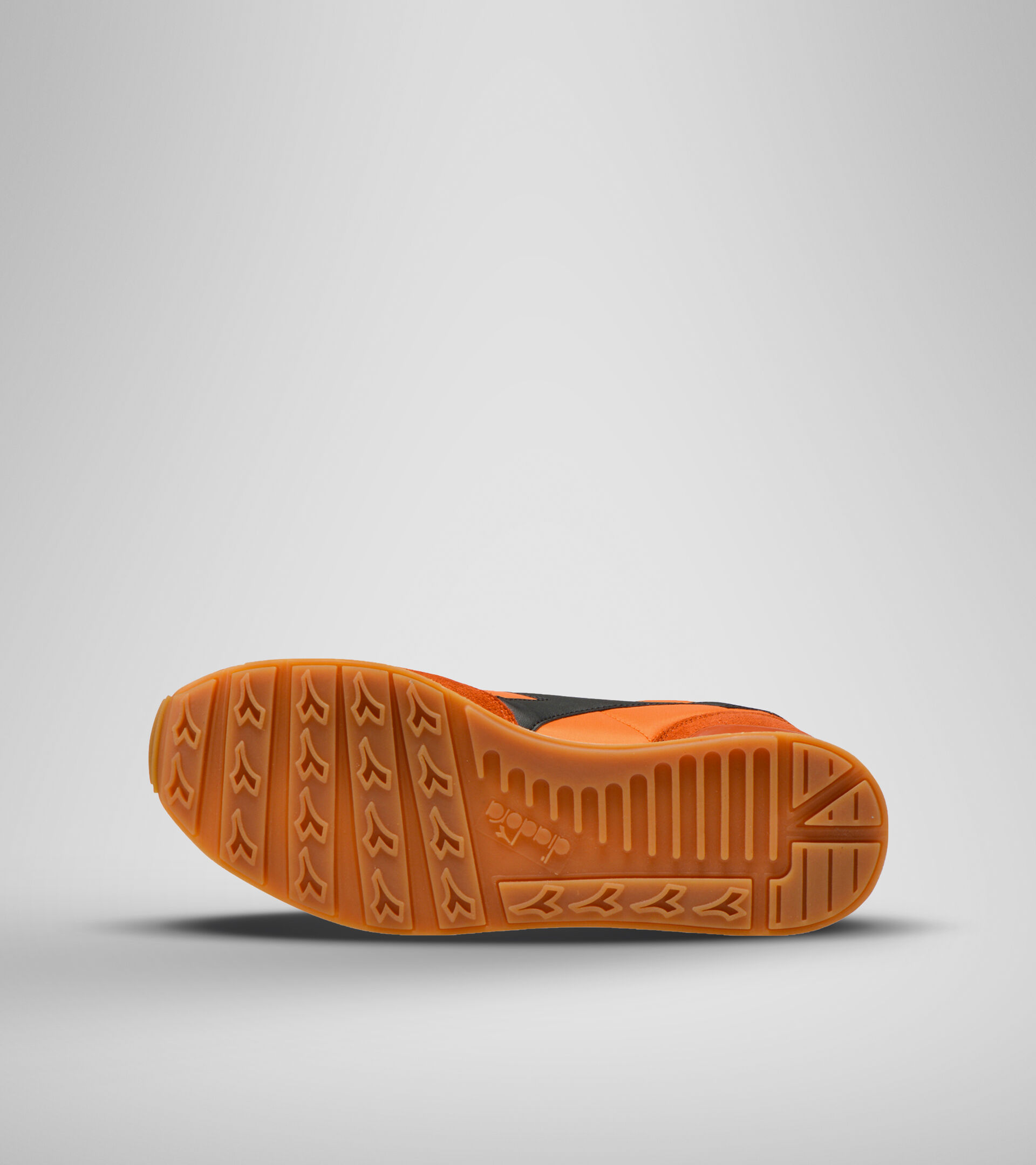 Footwear Sportswear UNISEX CAMARO MRRN FIAMMA DORATA/MRRN SOLE D Diadora