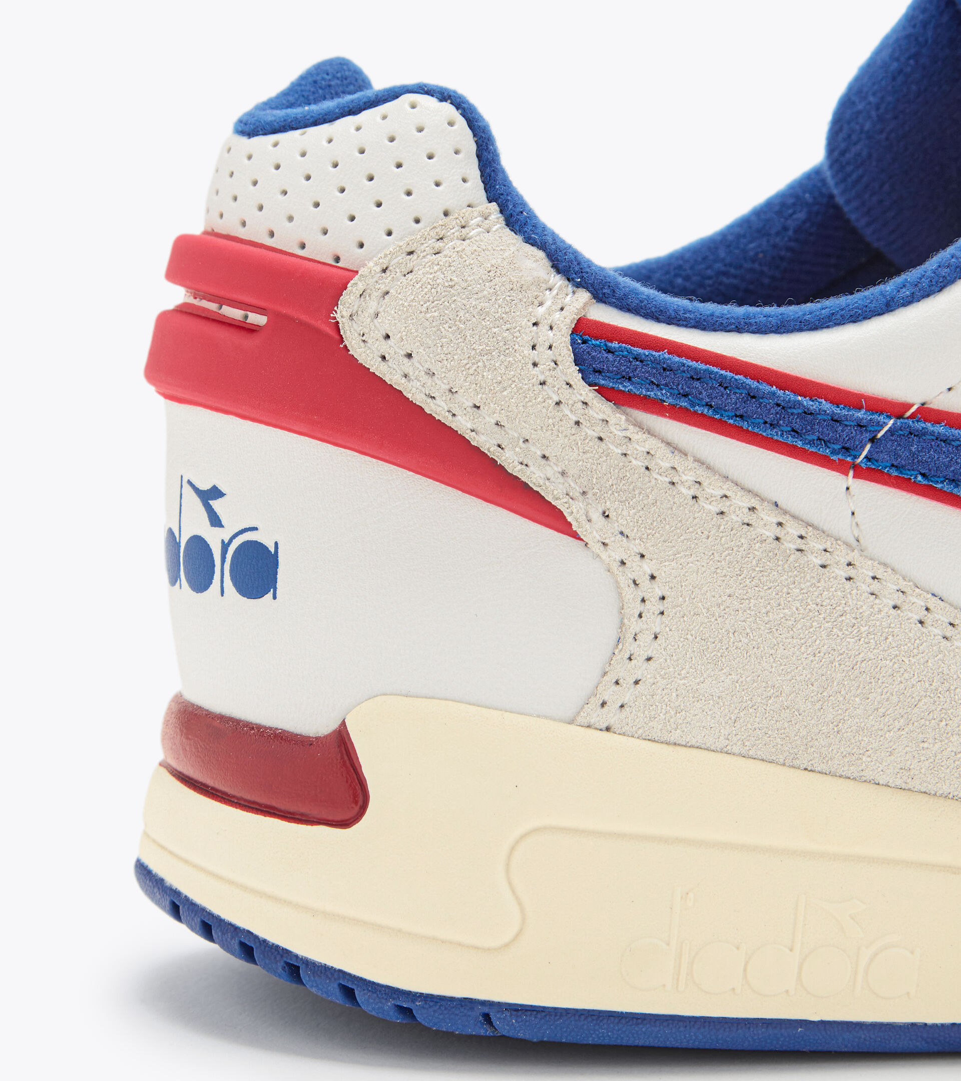 Sporty sneakers - All-Gender WINNER SL TRUE BLUE/POPPY RED - Diadora