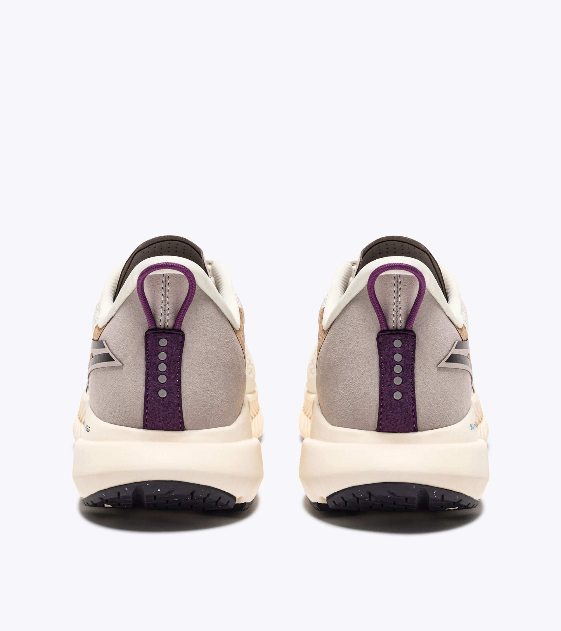 Running shoe - Women's - Crafted from materials with reduced environmental impact MYTHOS BLUSHIELD VOLO 4  W 2030 WHISPER WHT/BLK/SUNSET PURPLE - Diadora